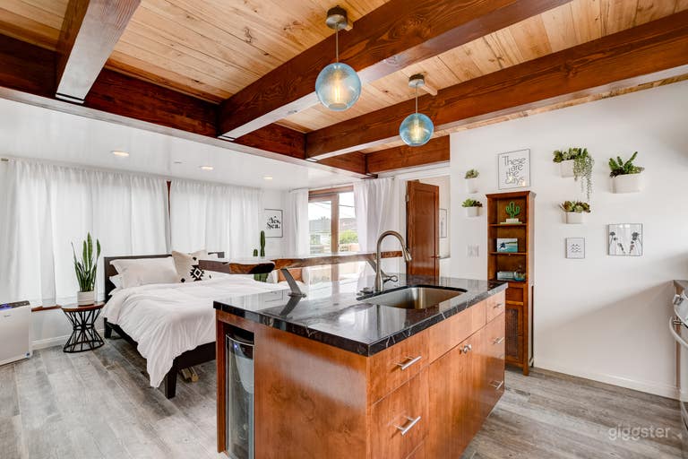  Eclectic Beach Bungalow Steps from Beach  