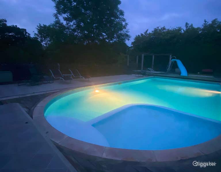  Idyllic Garden Swimming Pool 