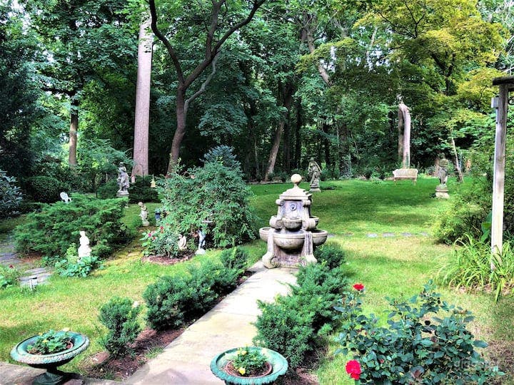 Park-Like Backyard Setting Photo 2