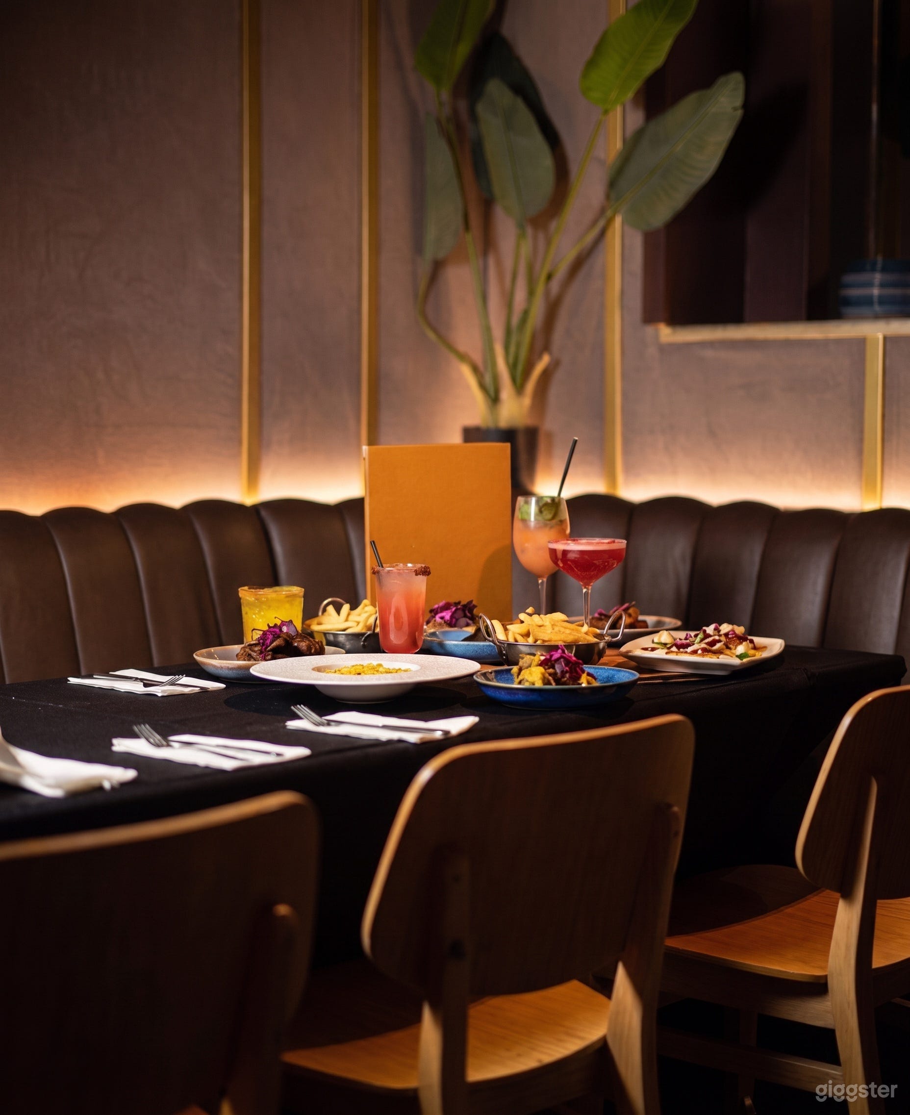 Upscale Dining and Cocktail Venue with Modern Design Photo 1