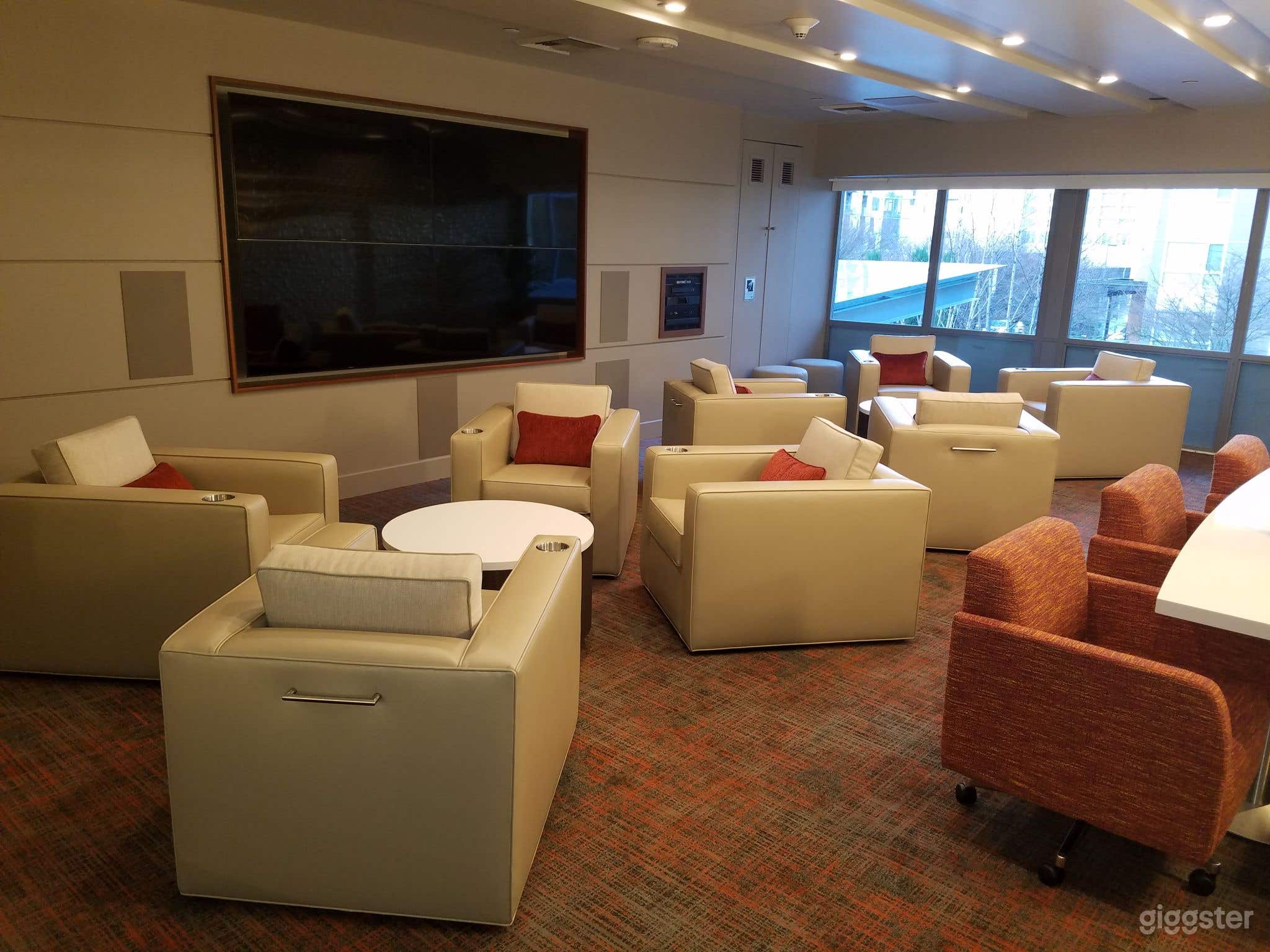 Cushy Media Room in Bellevue Photo 3