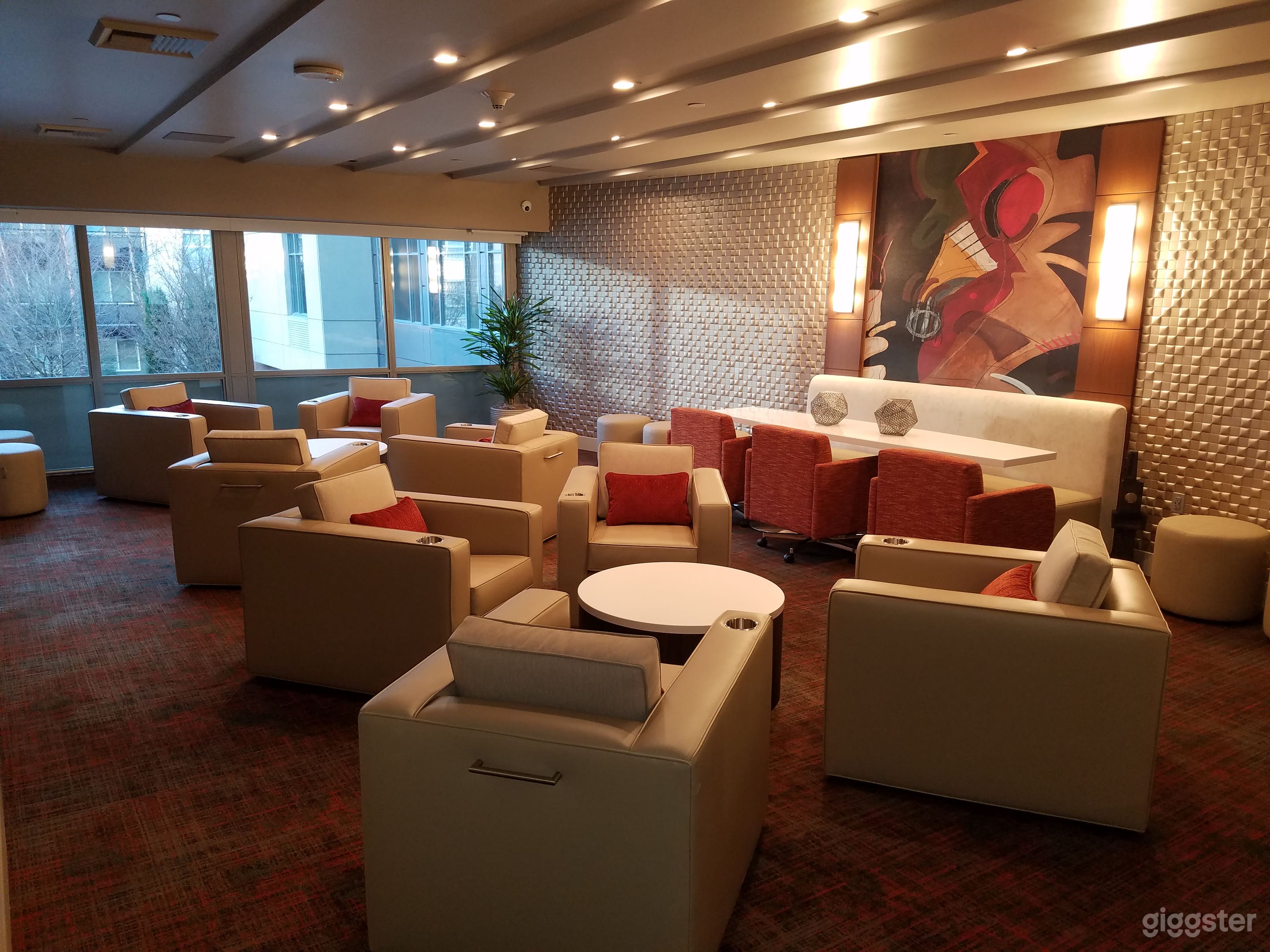 Cushy Media Room in Bellevue Photo 2