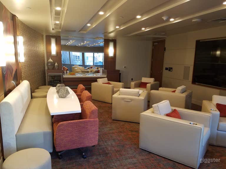  Cushy Media Room in Bellevue 