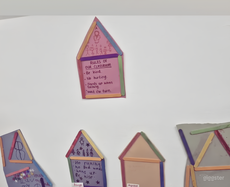  Salón compacto y moderno para funciones 