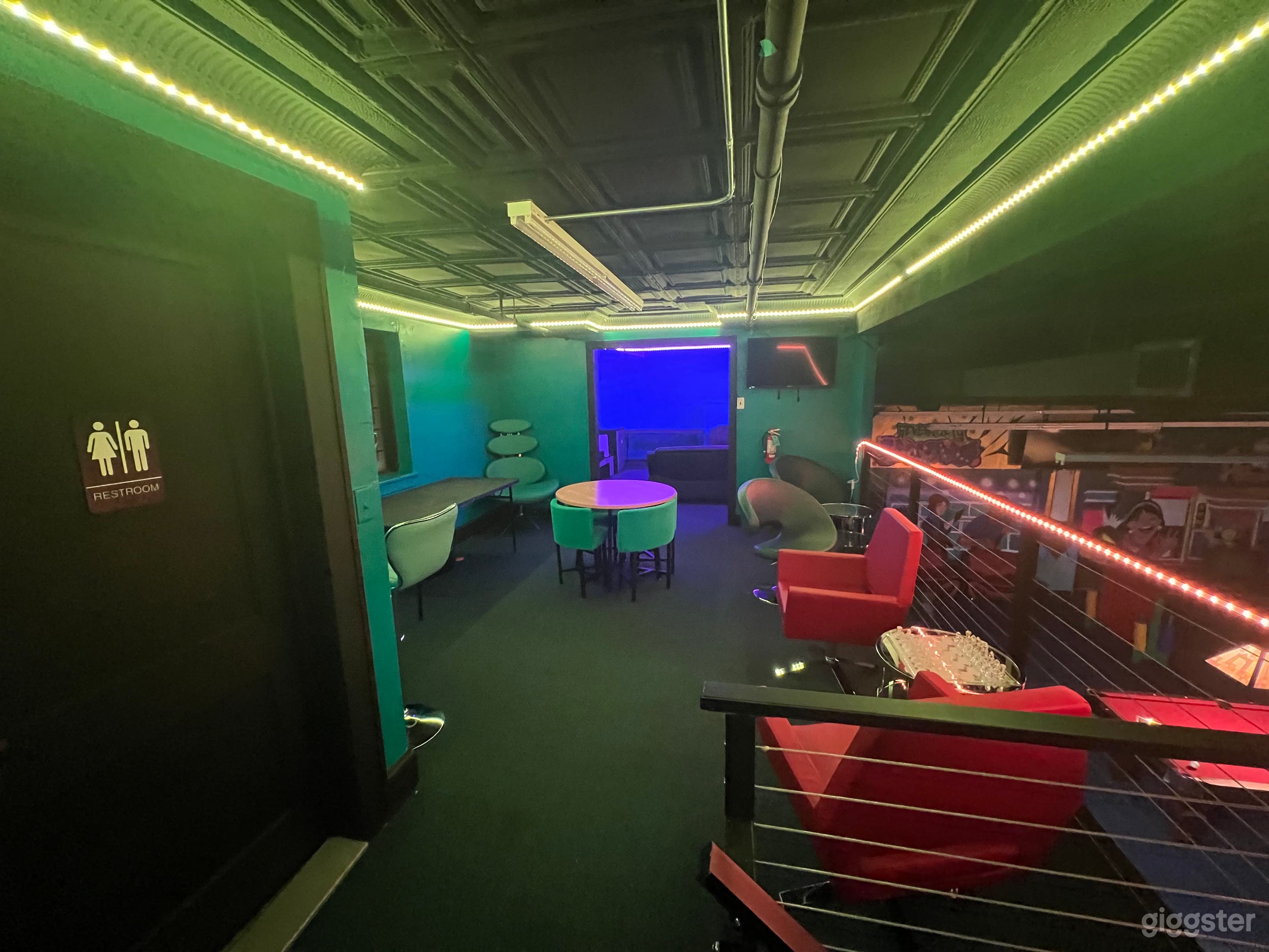 Exclusive loft in gaming lounge Photo 3