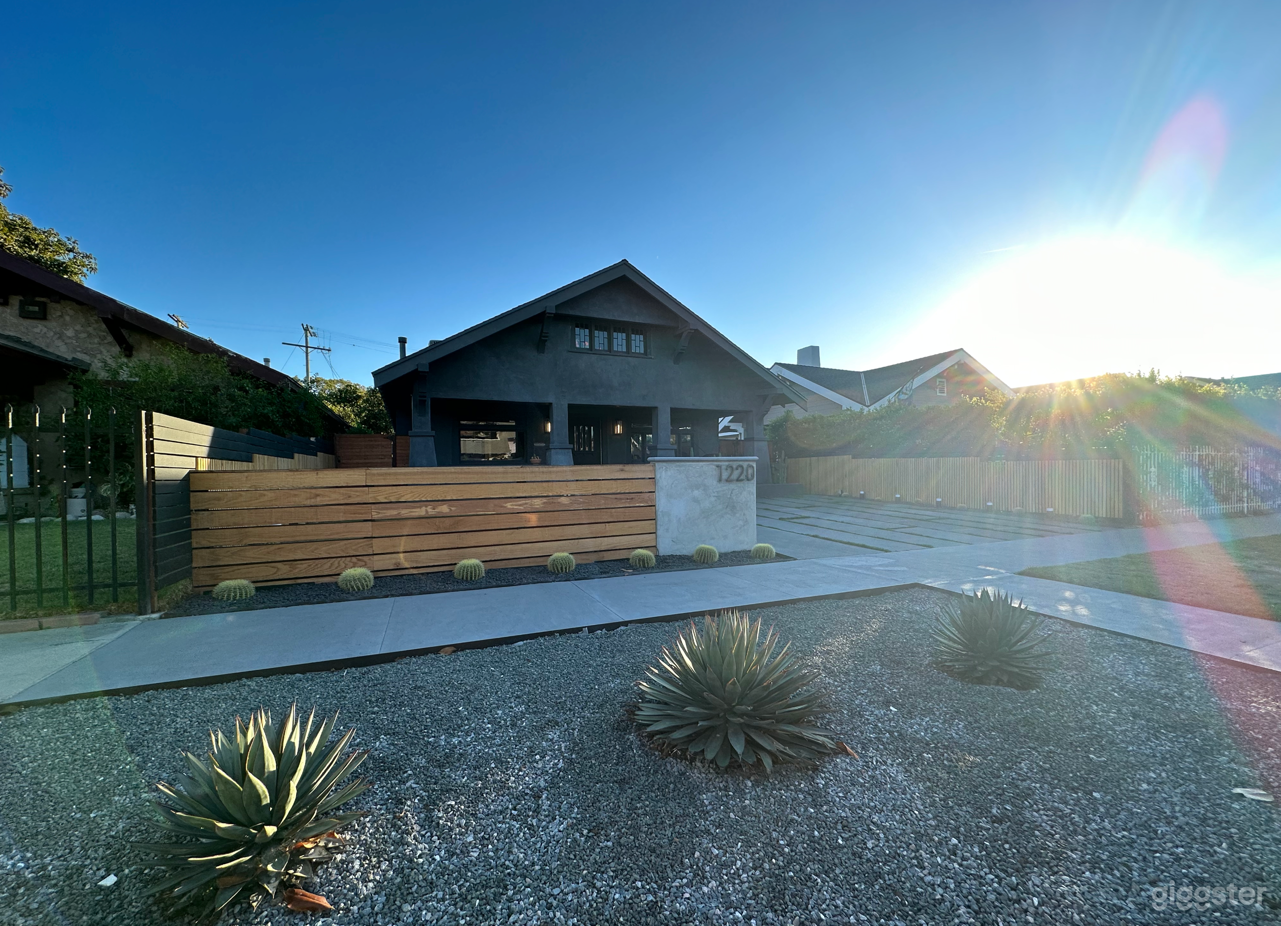 Modern Craftsman house in south LA Photo 4