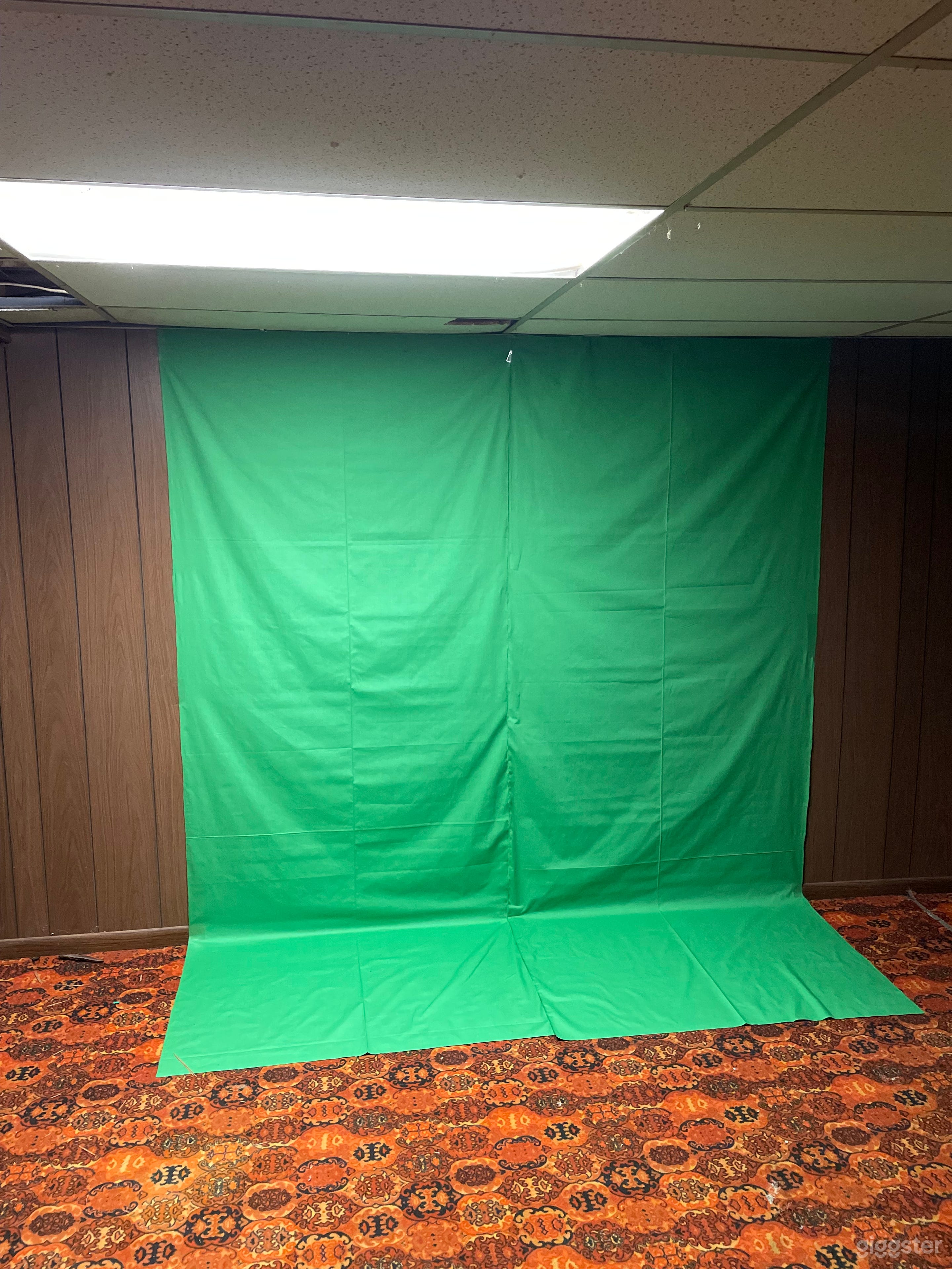 Green Screen Space Photo 1