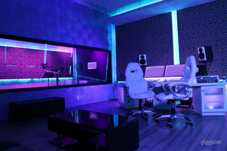  500 SQFT Top Rated Recording Studio Modern Style 