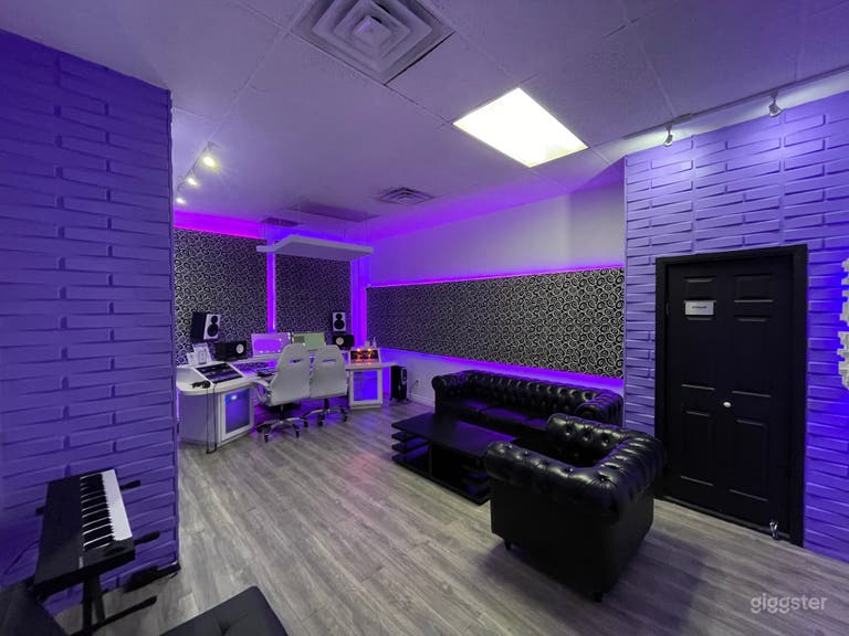  500 SQFT Top Rated Recording Studio Modern Style 