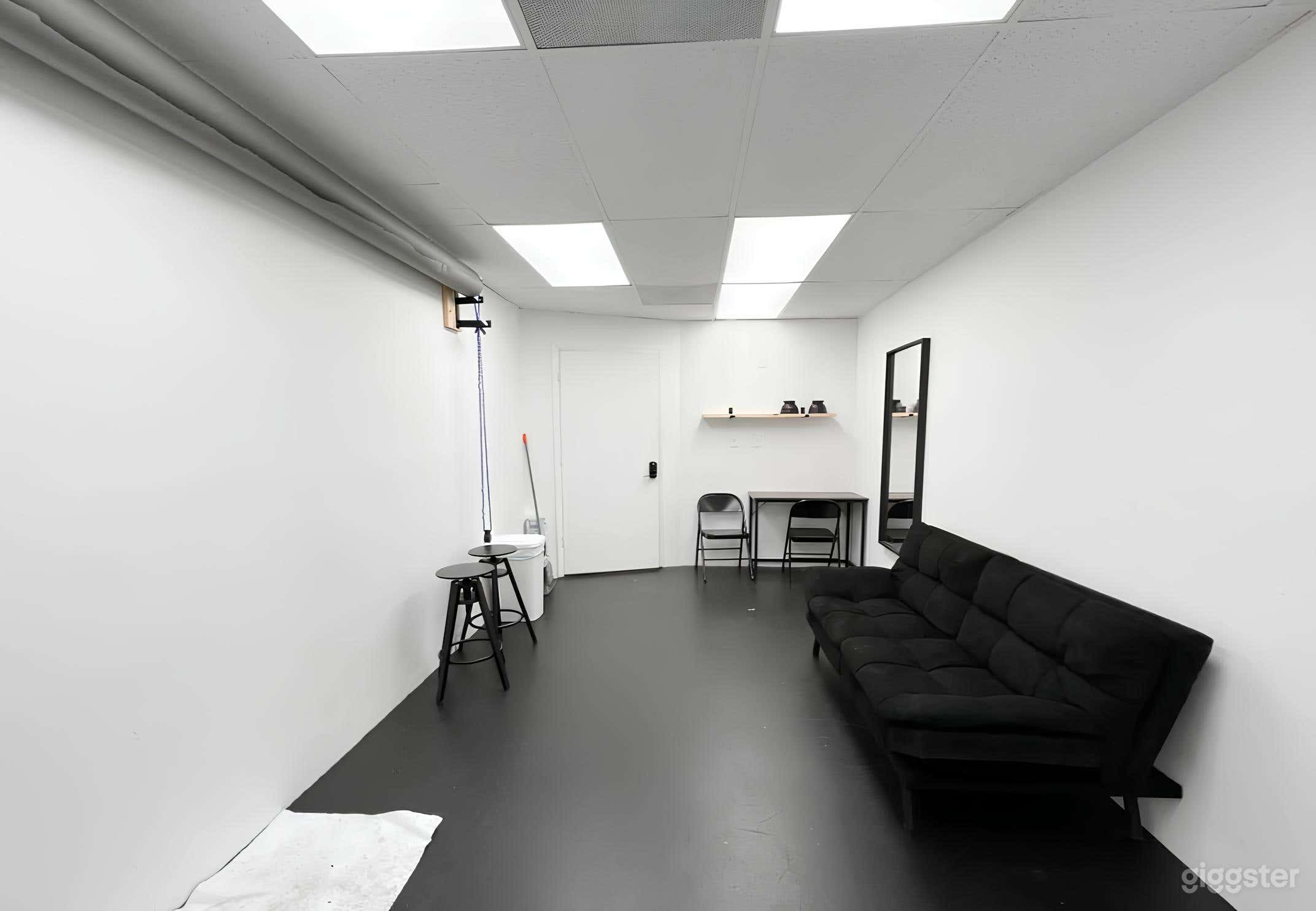 Downtown Photography Studio in Alexandria Photo 3