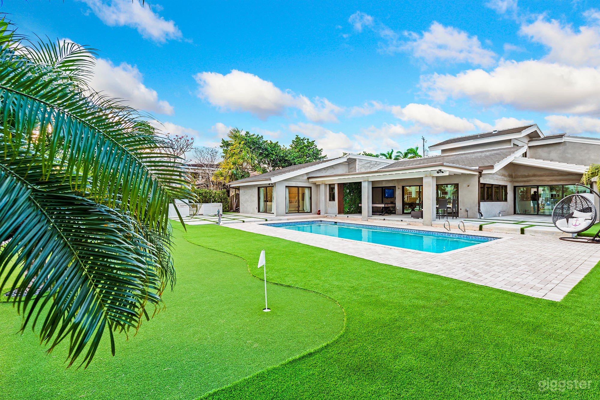 WATERFRONT OASIS: VILLA ASTRO Photo 1