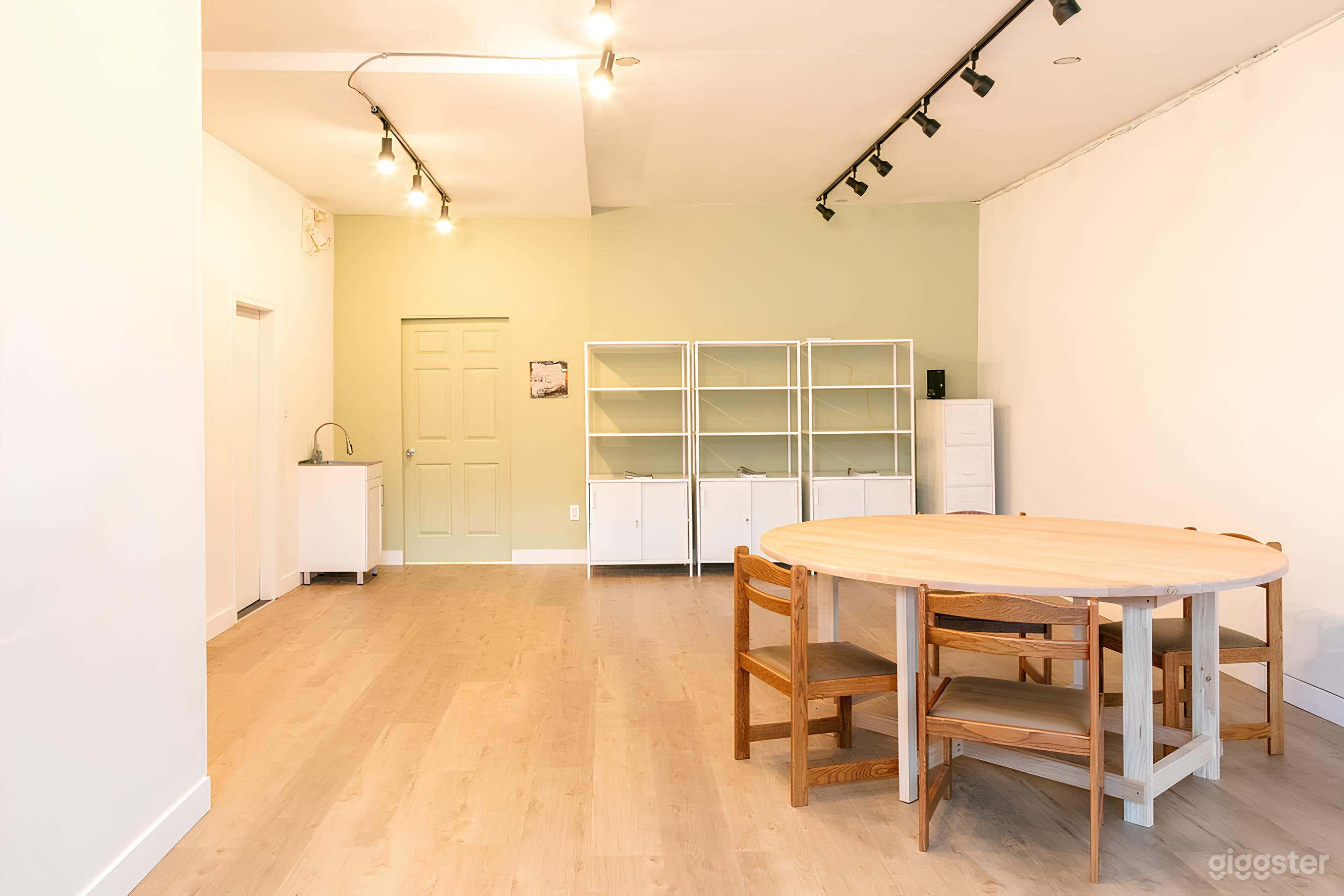 Bright, accessible space for your gathering Photo 3