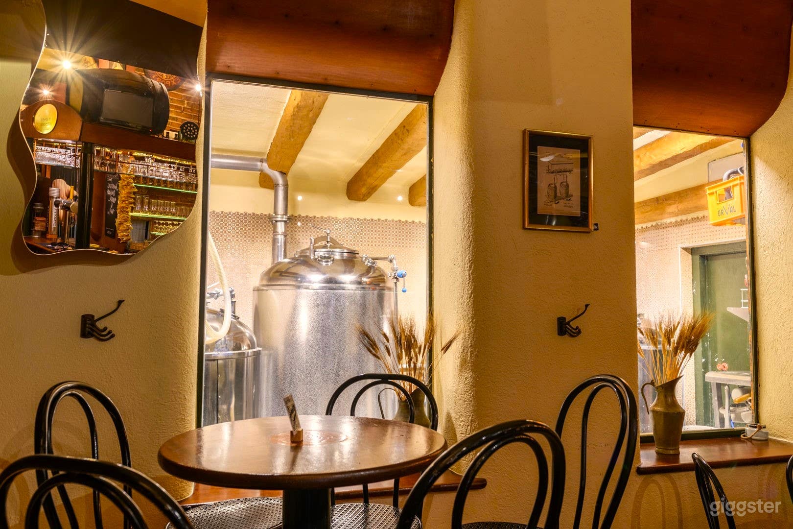 Joya Oculta de Pub-Cervecería Rústica en el Centro de Barcelona Foto 3