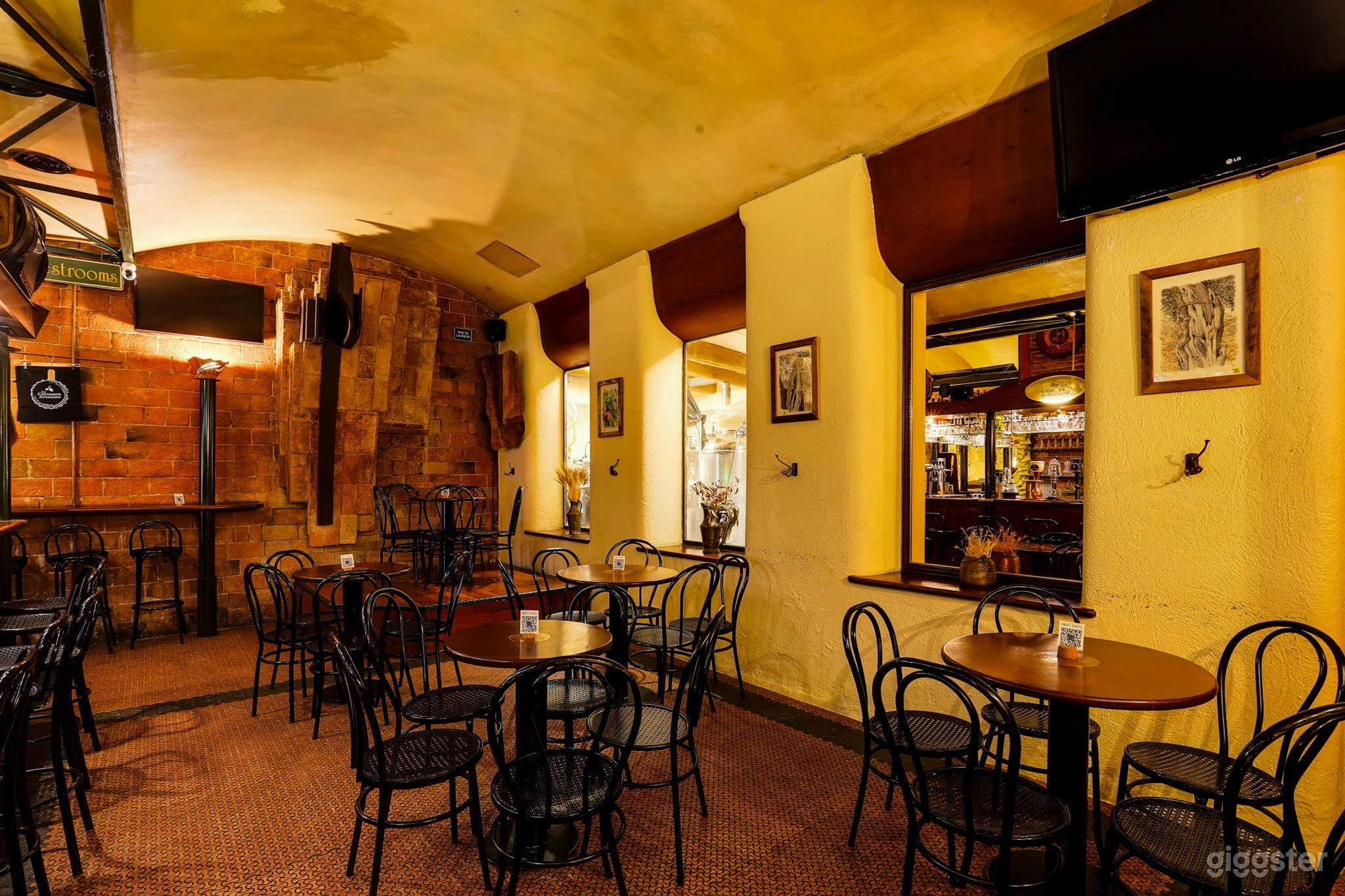 Joya Oculta de Pub-Cervecería Rústica en el Centro de Barcelona Foto 4