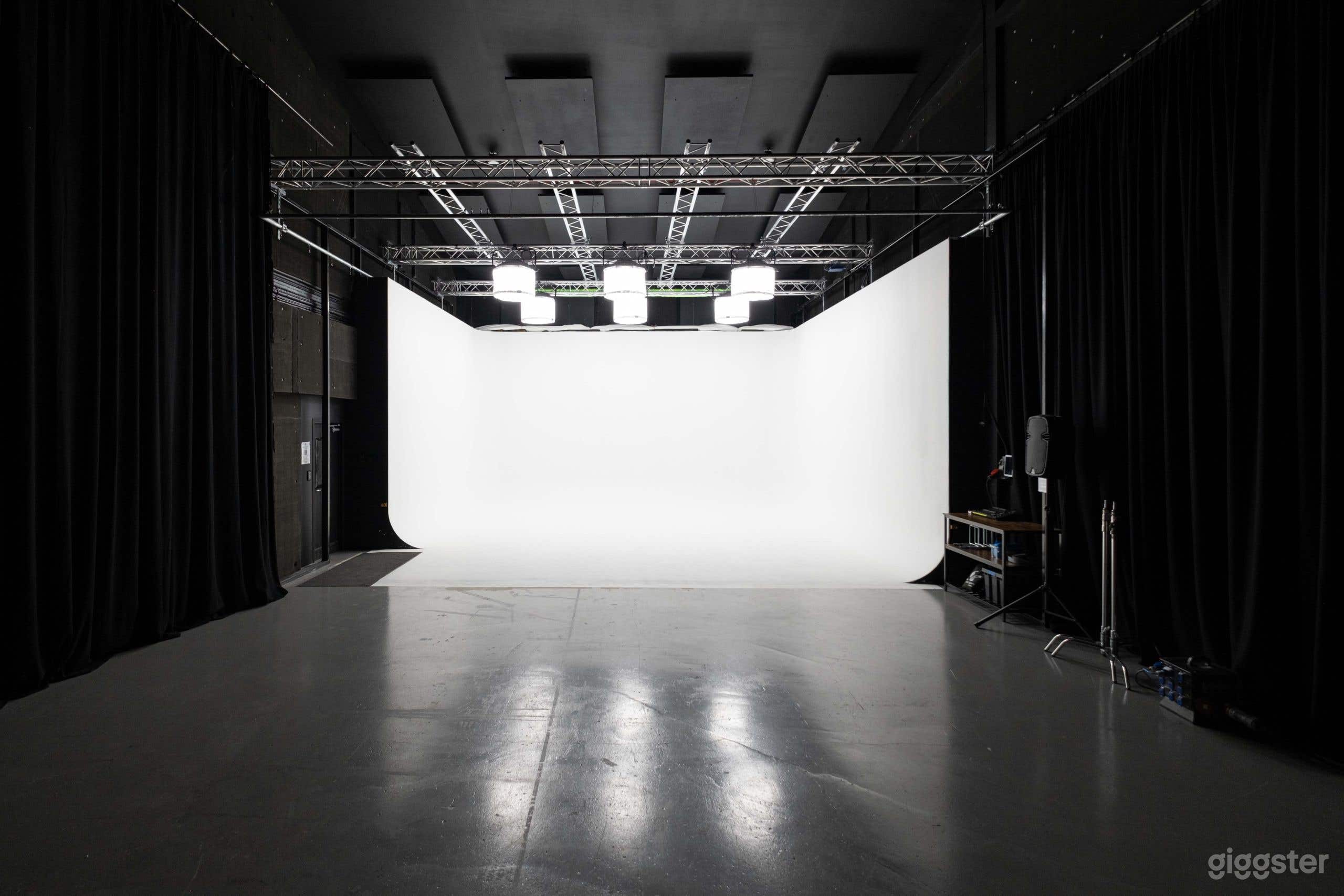 Studio 1  - The White Infinity Cove Photo 1