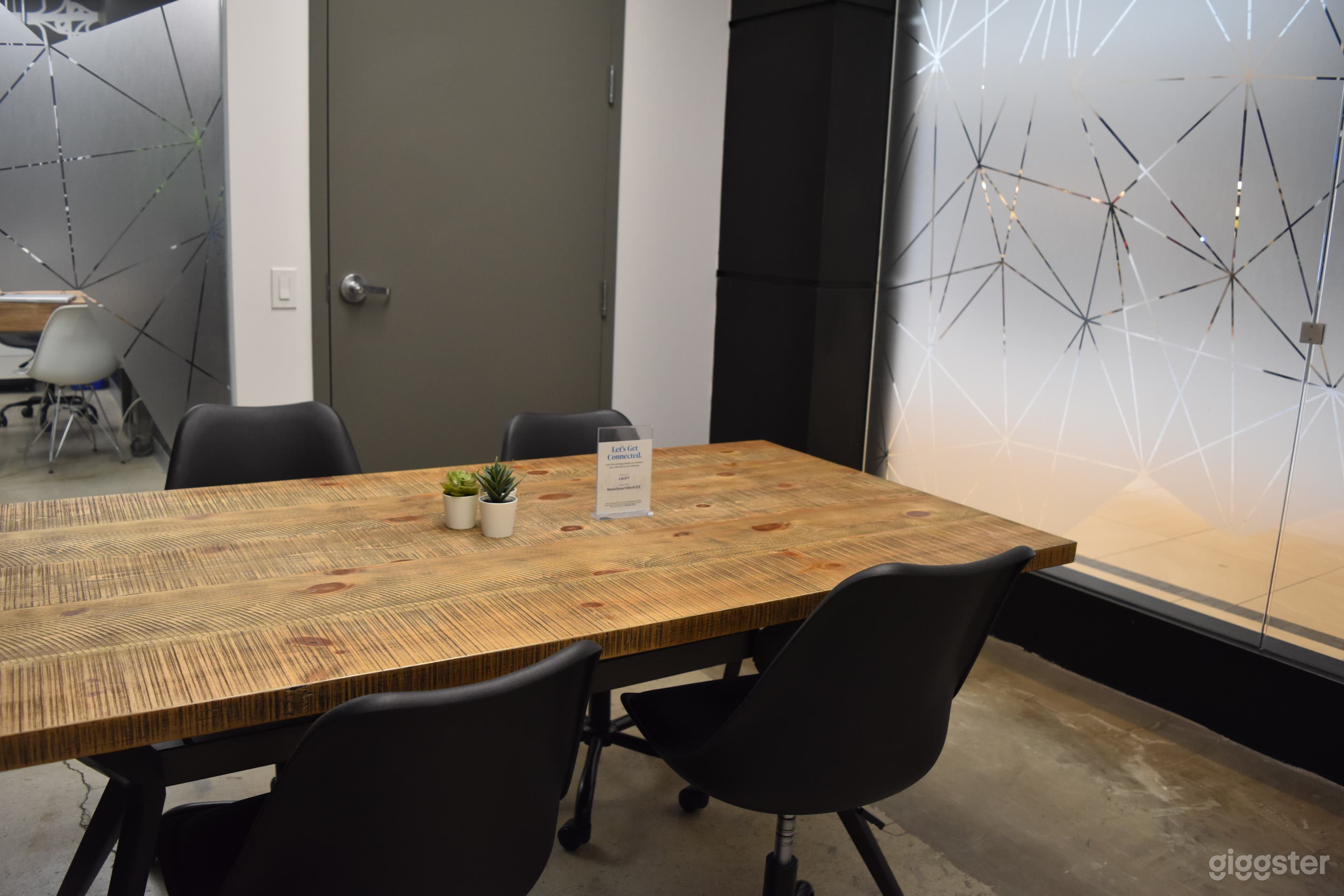 Vibrant Workroom in Burlington Photo 3