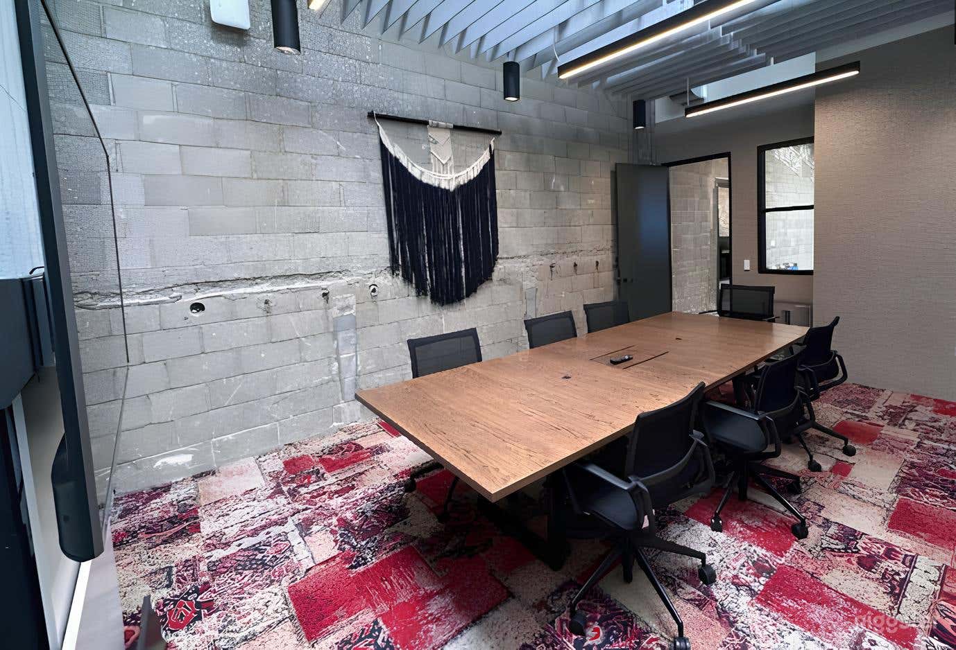 Meeting Room C1 - Modern Stylish Office Photo 3