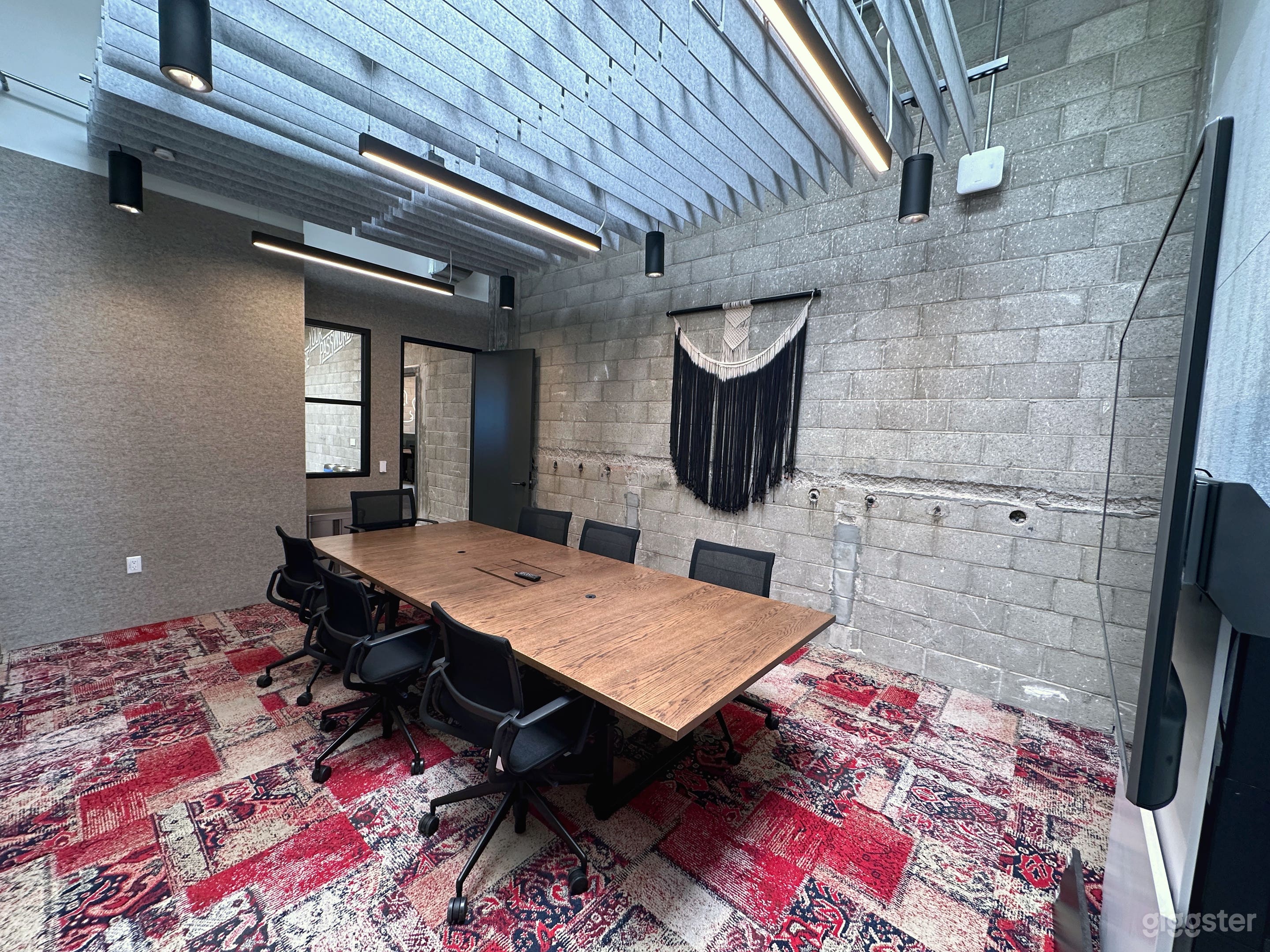 Meeting Room C1 - Modern Stylish Office Photo 1