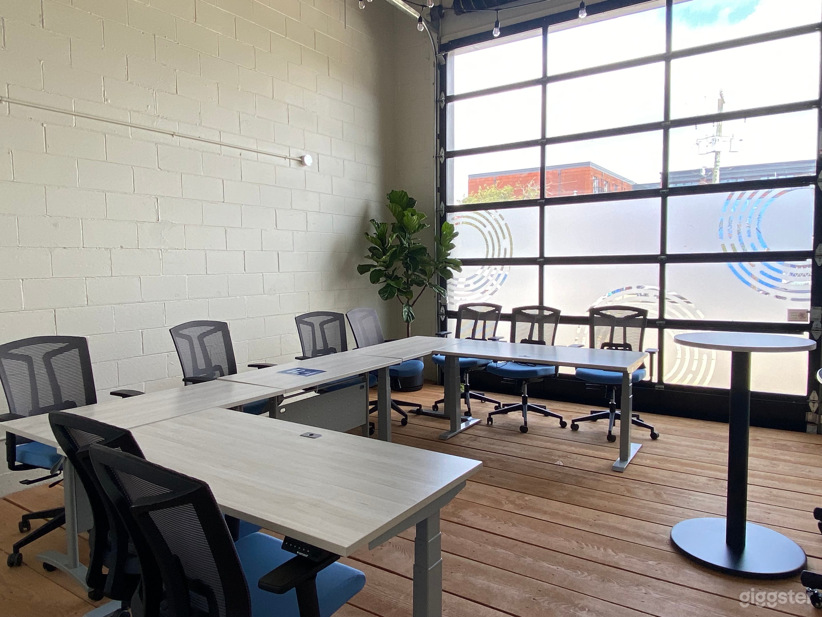 Modern Bright Event Space in the Heart of Downtown Photo 1