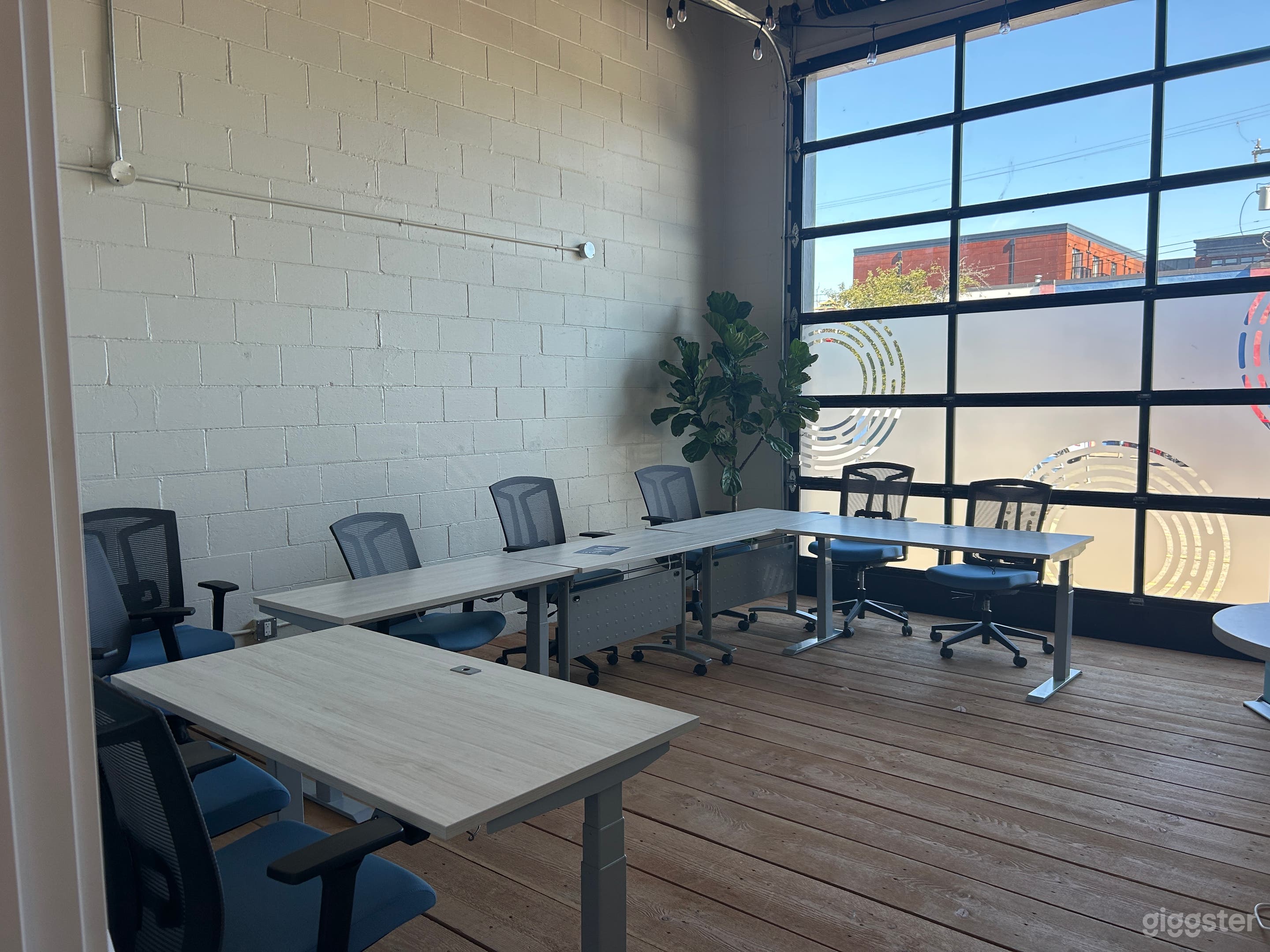 Modern Bright Event Space in the Heart of Downtown Photo 3