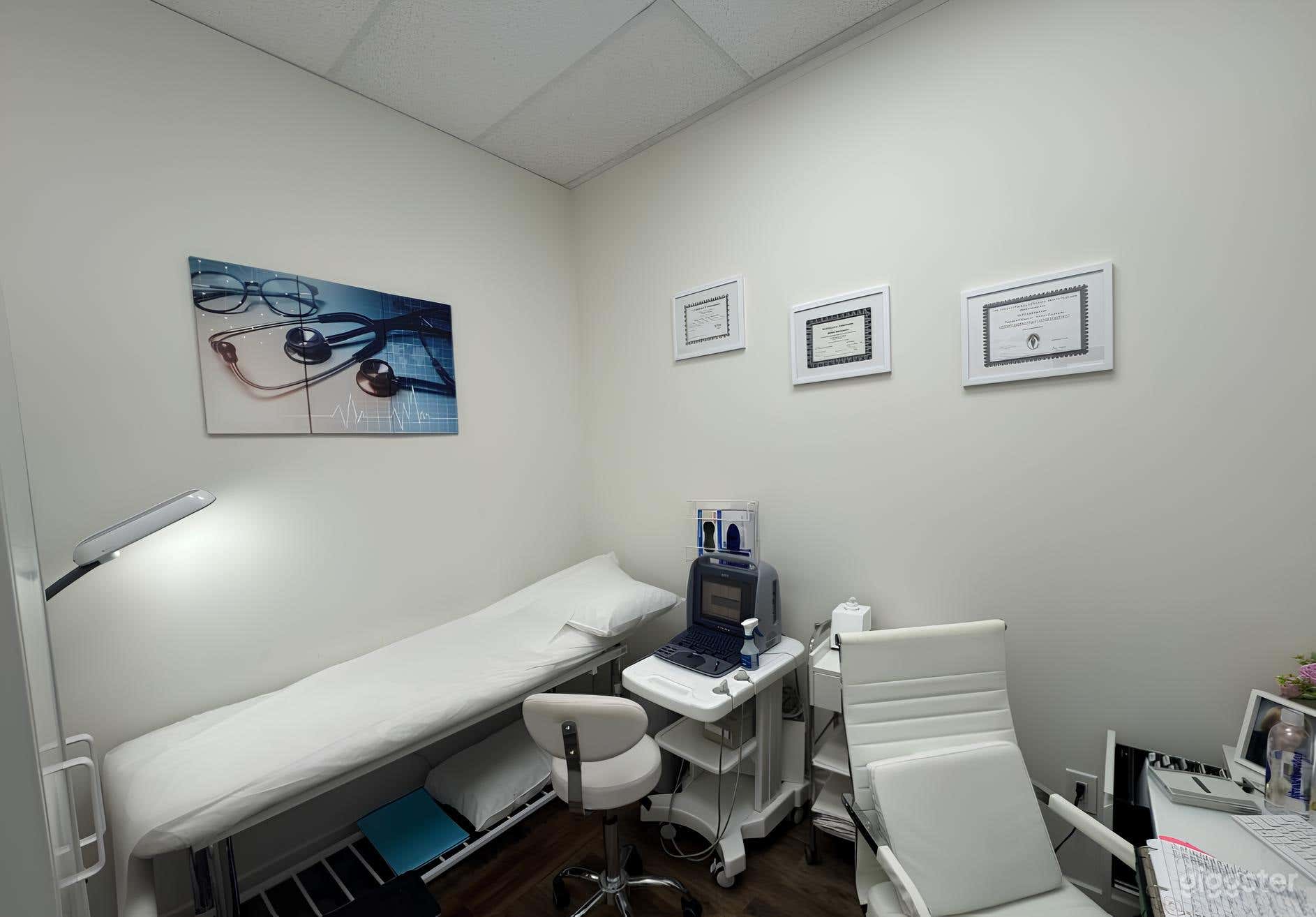 Examination Room and Doctor's Office Photo 4