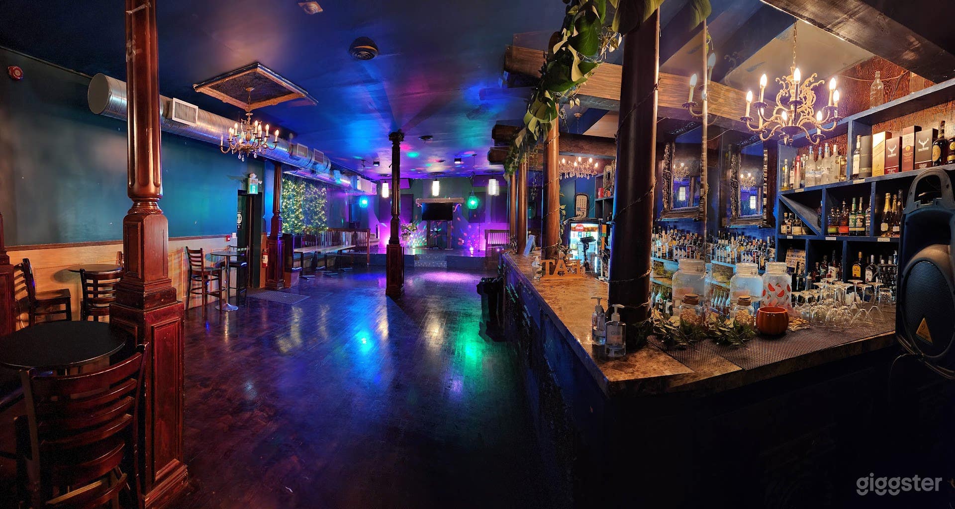 Moonlight Lounge Photo 3