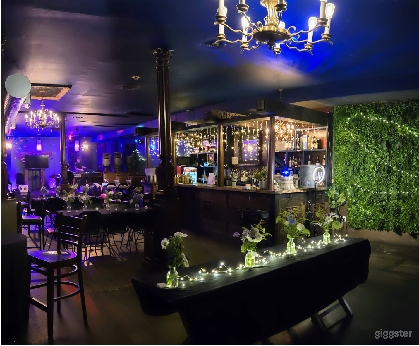 Moonlight Lounge Photo 1