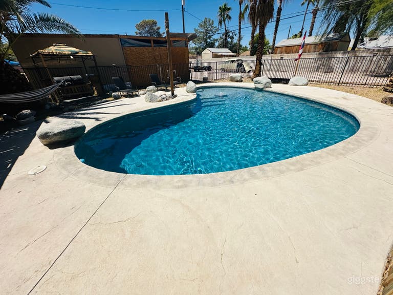  Rustic Backyard Private Pool 