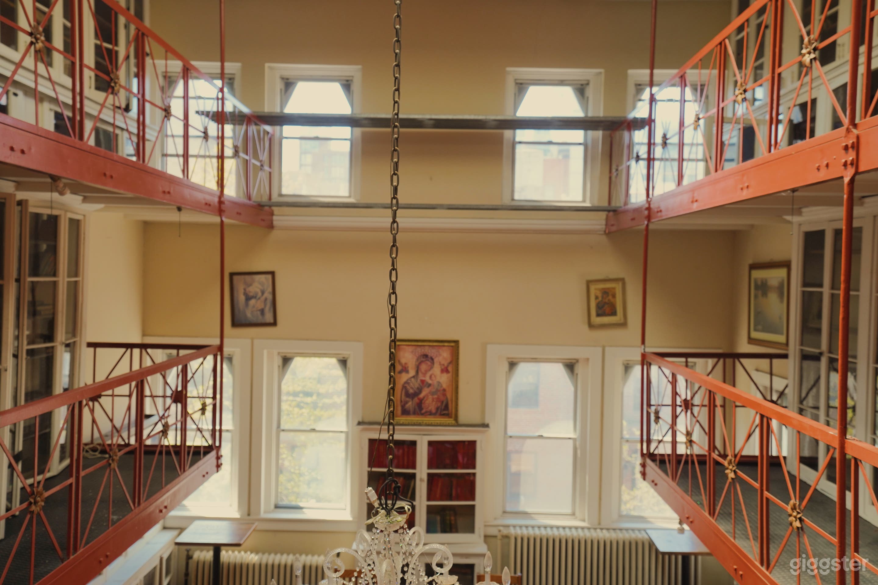 East Village Bright Collegiate Library Photo 4