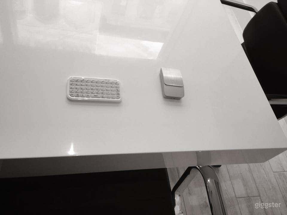 Bright Conference Room in SoHo Photo 4