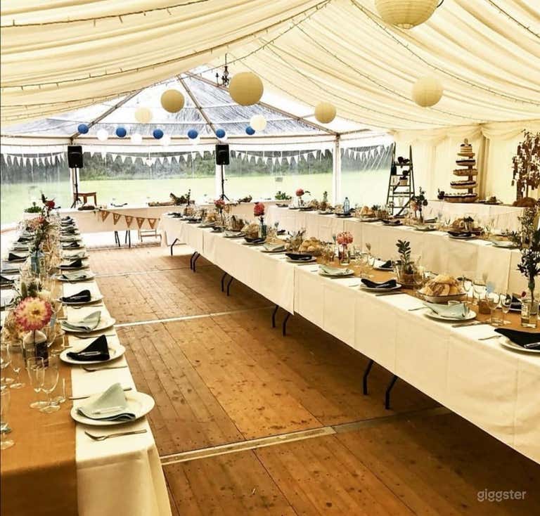  Bright and Spacious Outdoor Lawn and Garden 