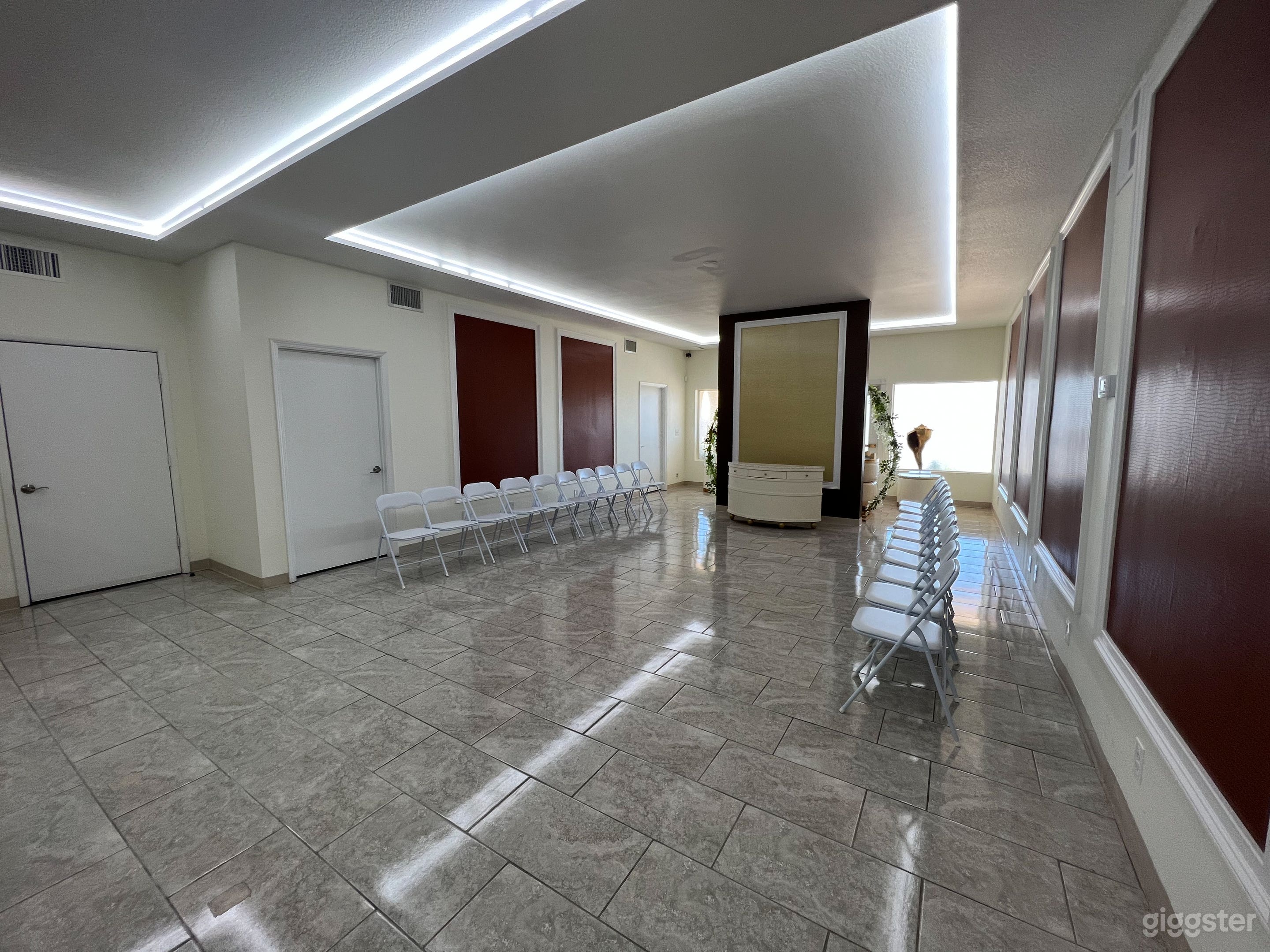 $50/HR ***SPECIAL*** $50/HR (FREE PARKING) Photo 4