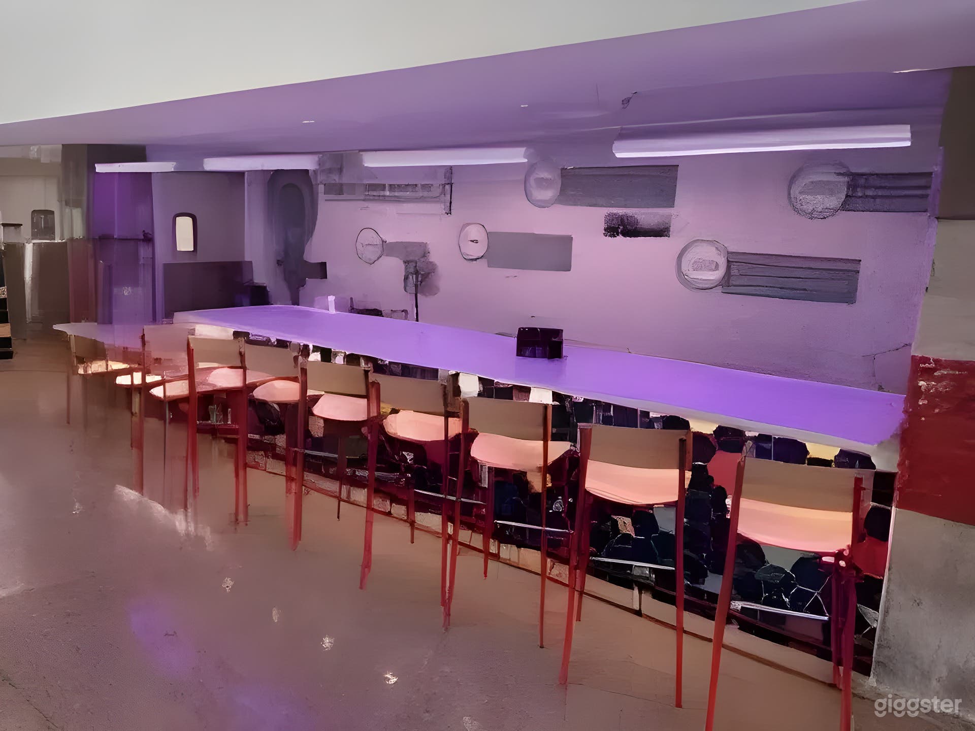 The Neon Bar &amp; Lounge Photo 3