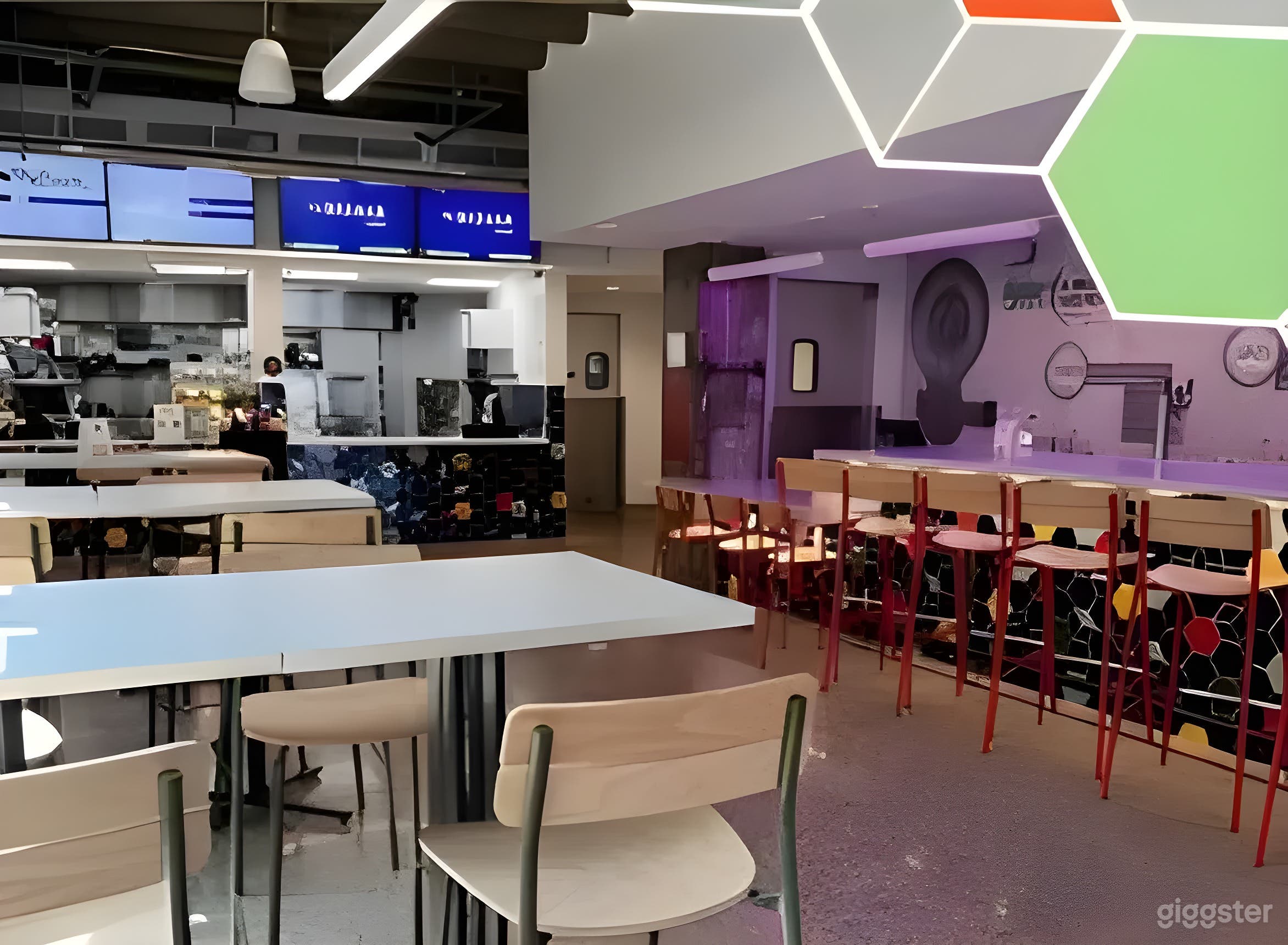 The Neon Bar &amp; Lounge Photo 4