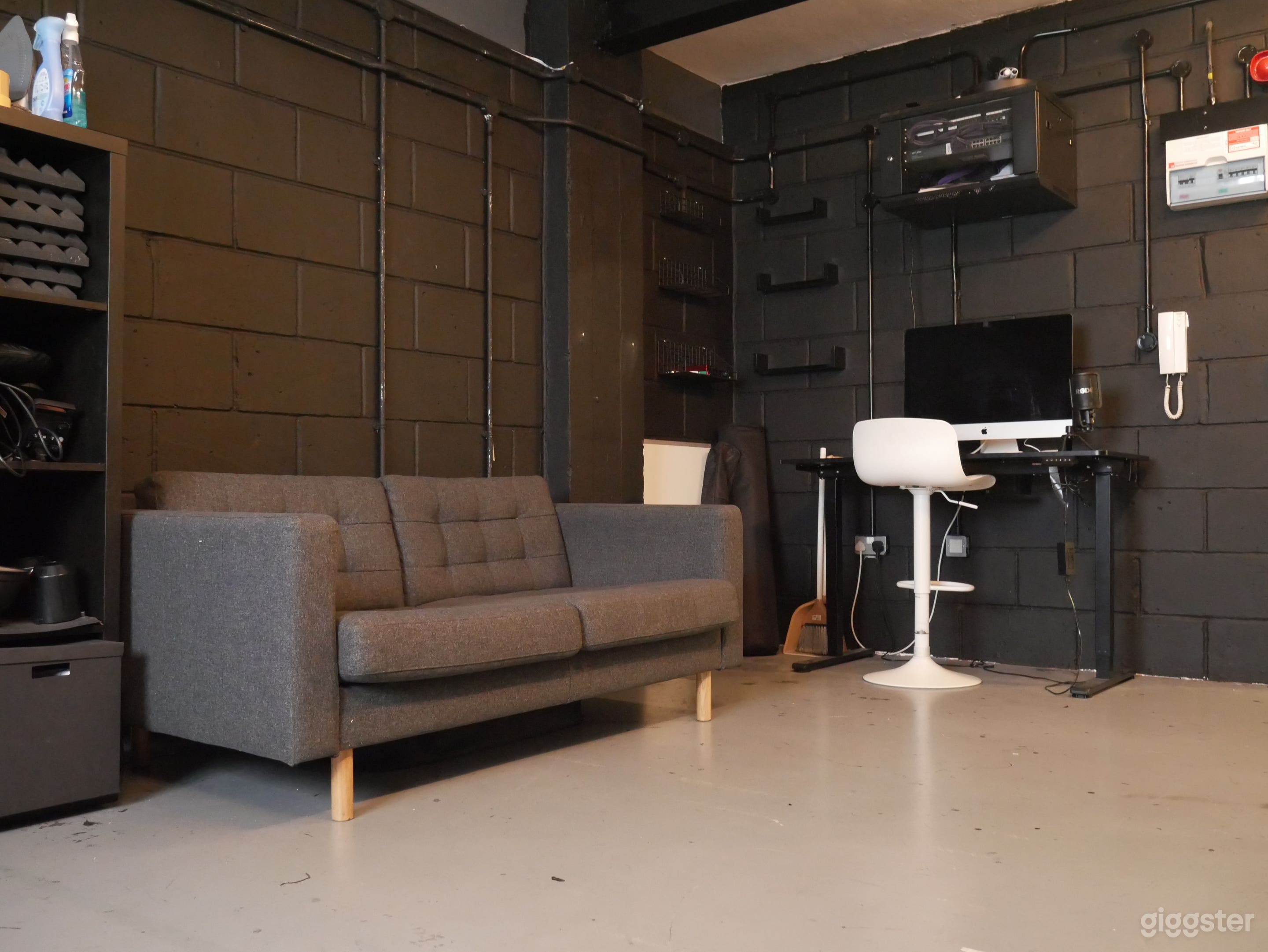 Photography/Video Studio (Bermondsey) (Blackout) Photo 1