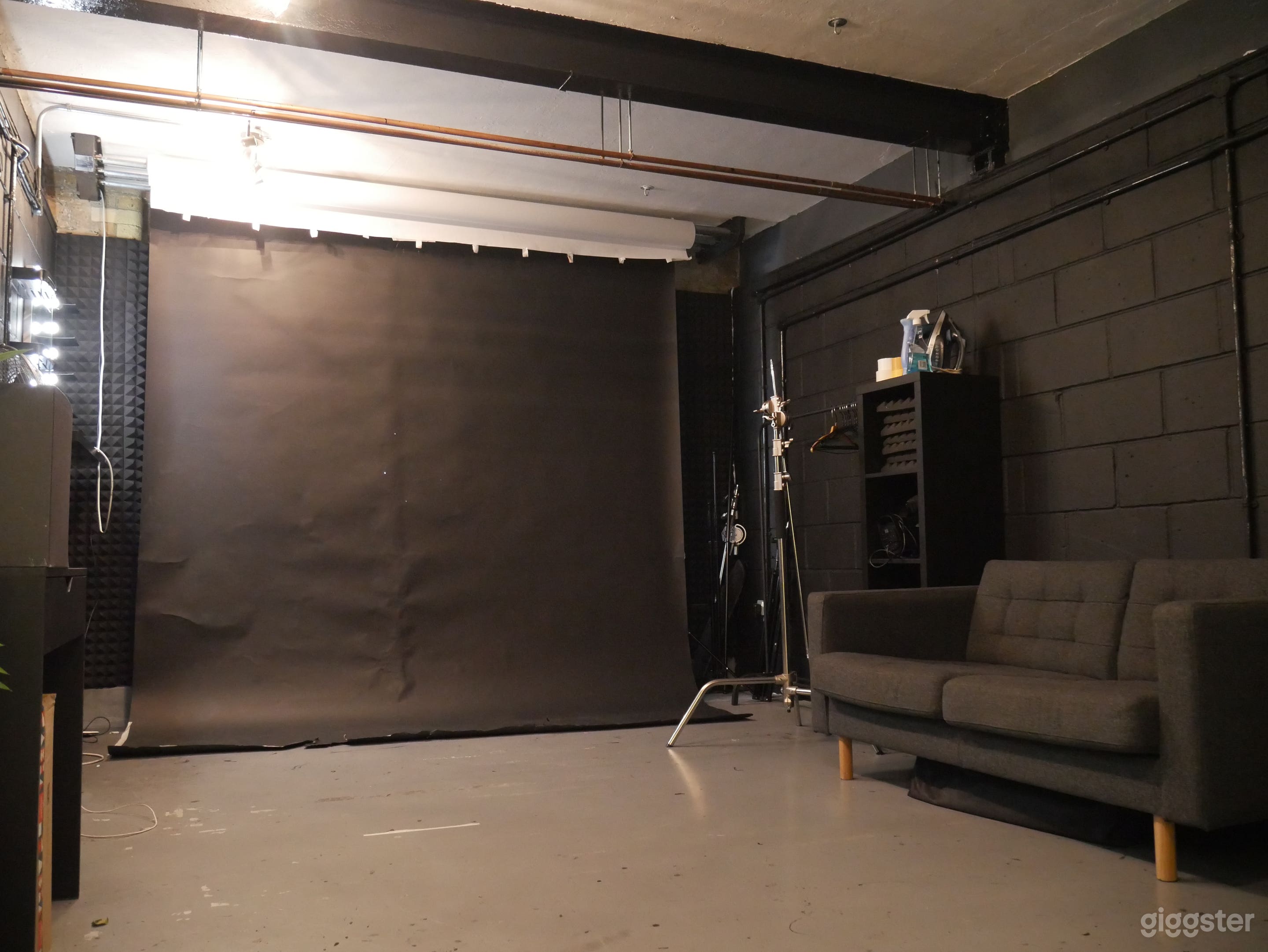 Photography/Video Studio (Bermondsey) (Blackout) Photo 2