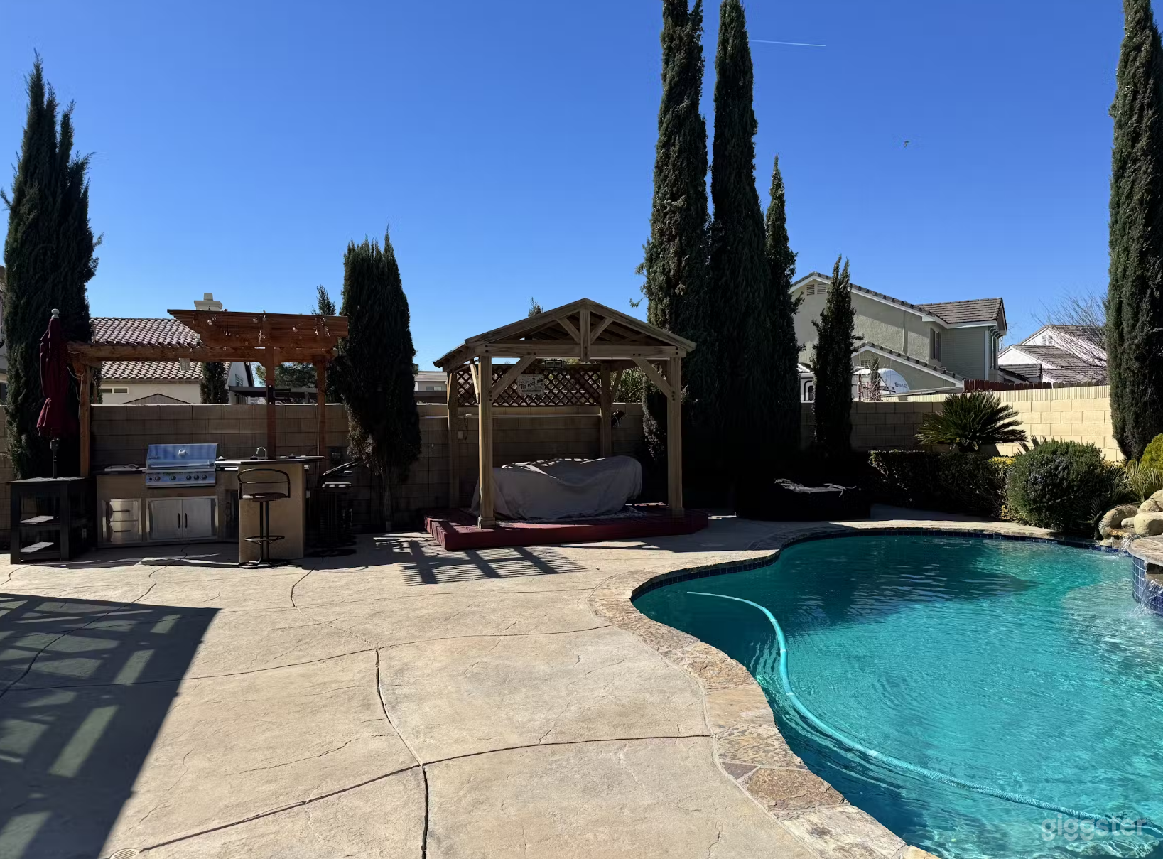 Private Pool Oasis in Palmdale Photo 2