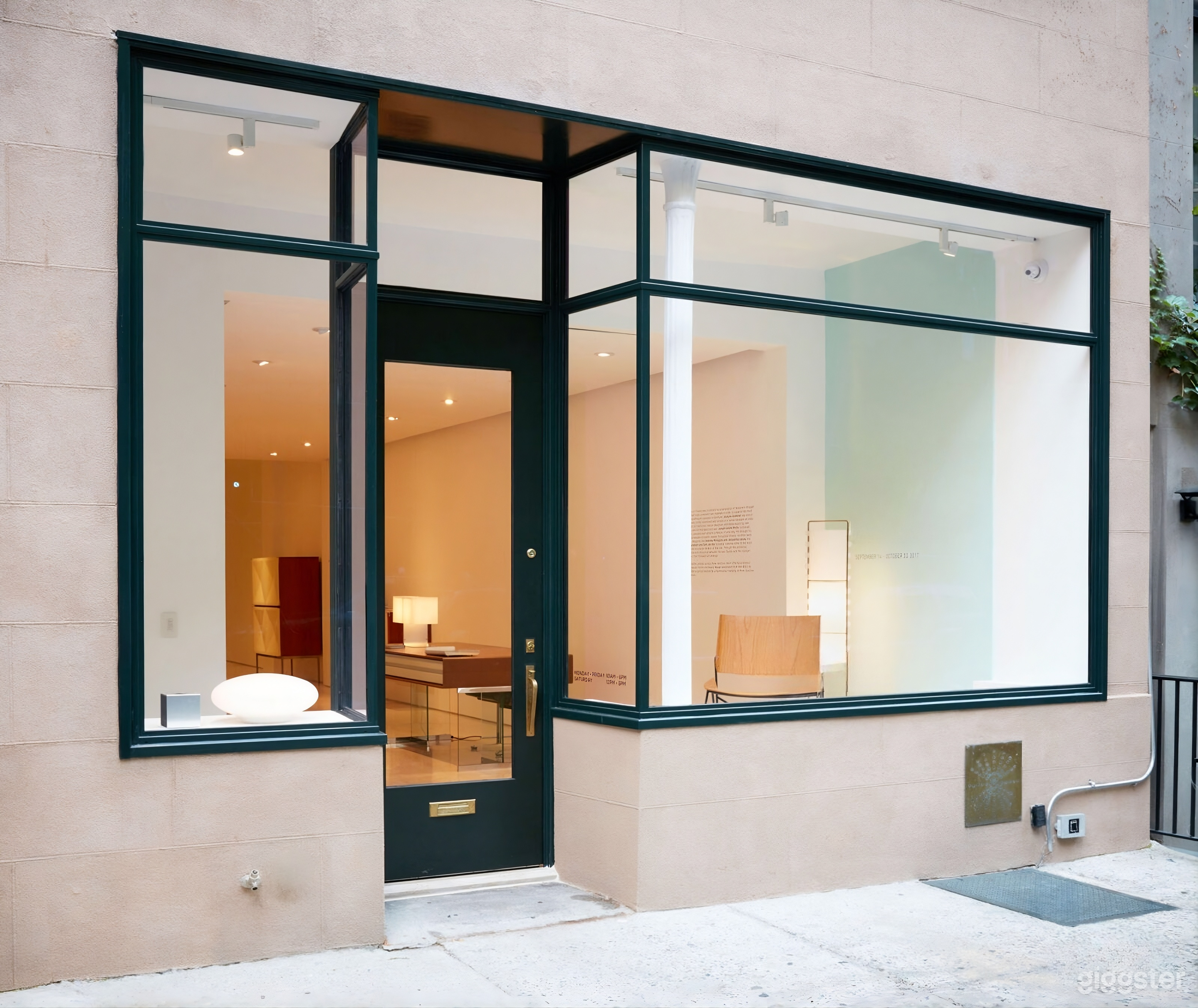 Elegant West Village Gallery Photo 2