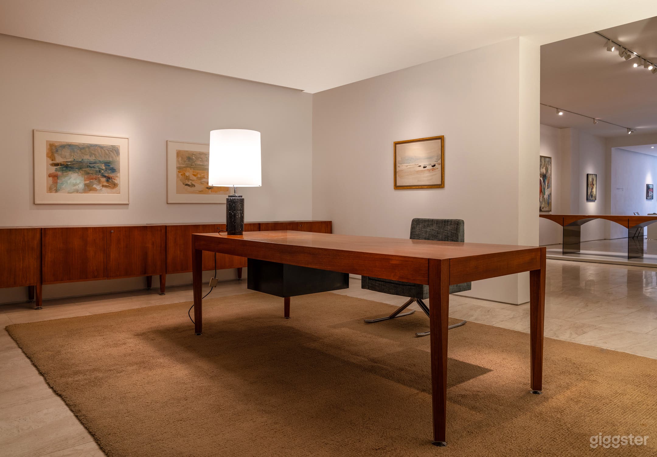 Elegant West Village Gallery Photo 3