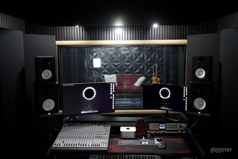  Studio di Registrazione Musicale / Creatori di Contenuti 