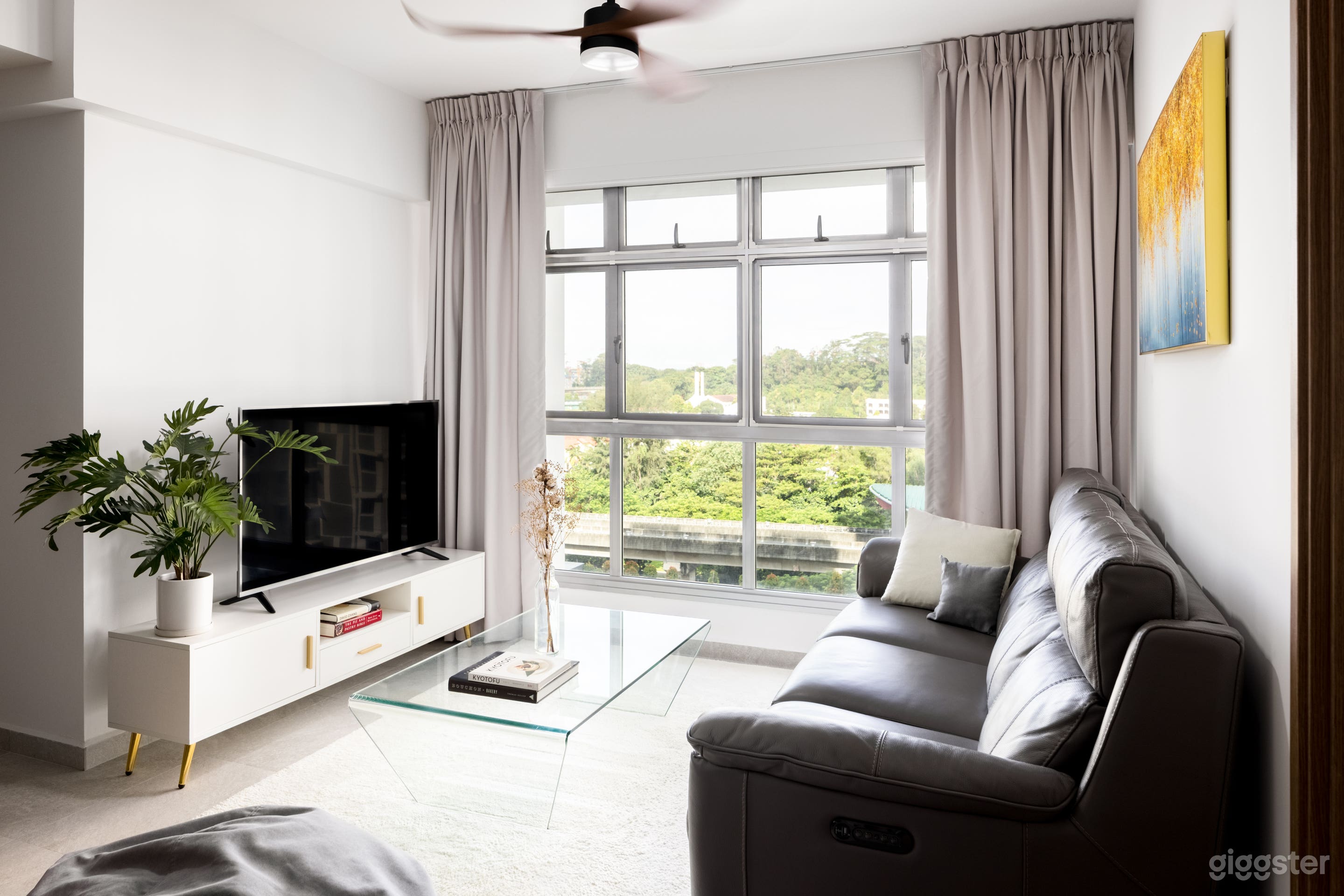 Hygge-styled, w kitchen island bar Photo 2