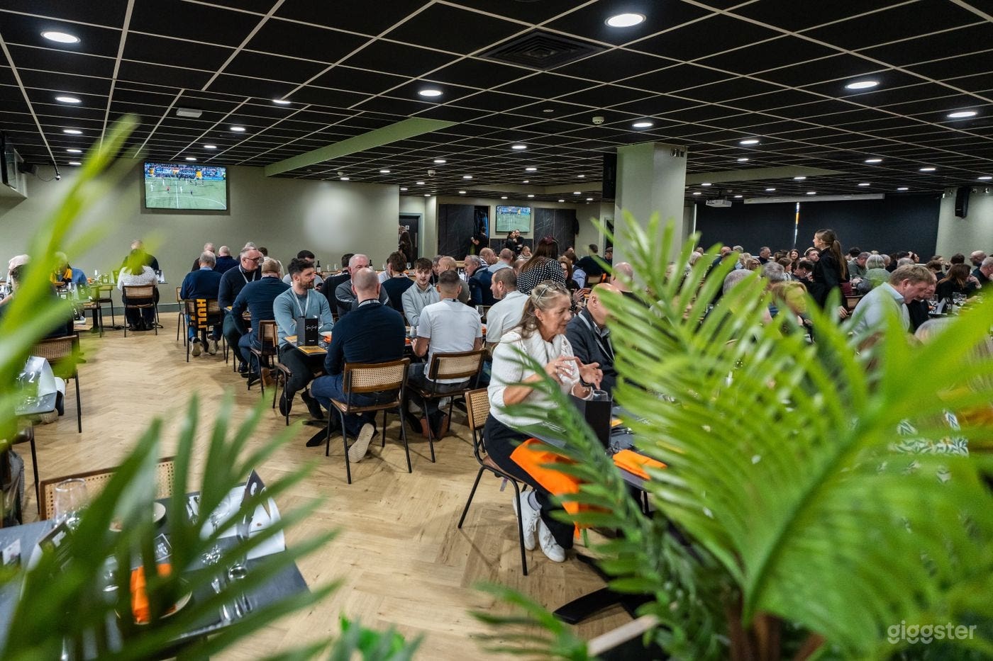 The Circle Restaurant Photo 4