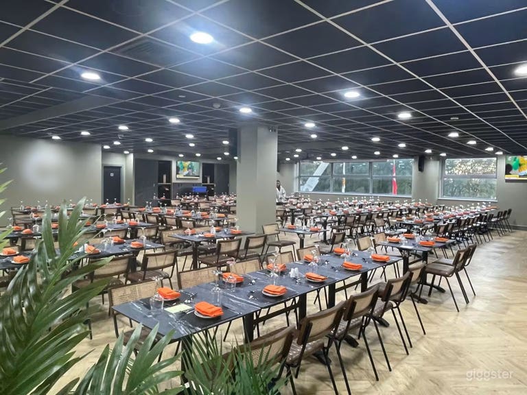  The Circle Restaurant 