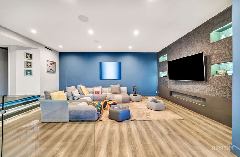  Beverly Hills Mansion w/ Luxurious Interior Design 