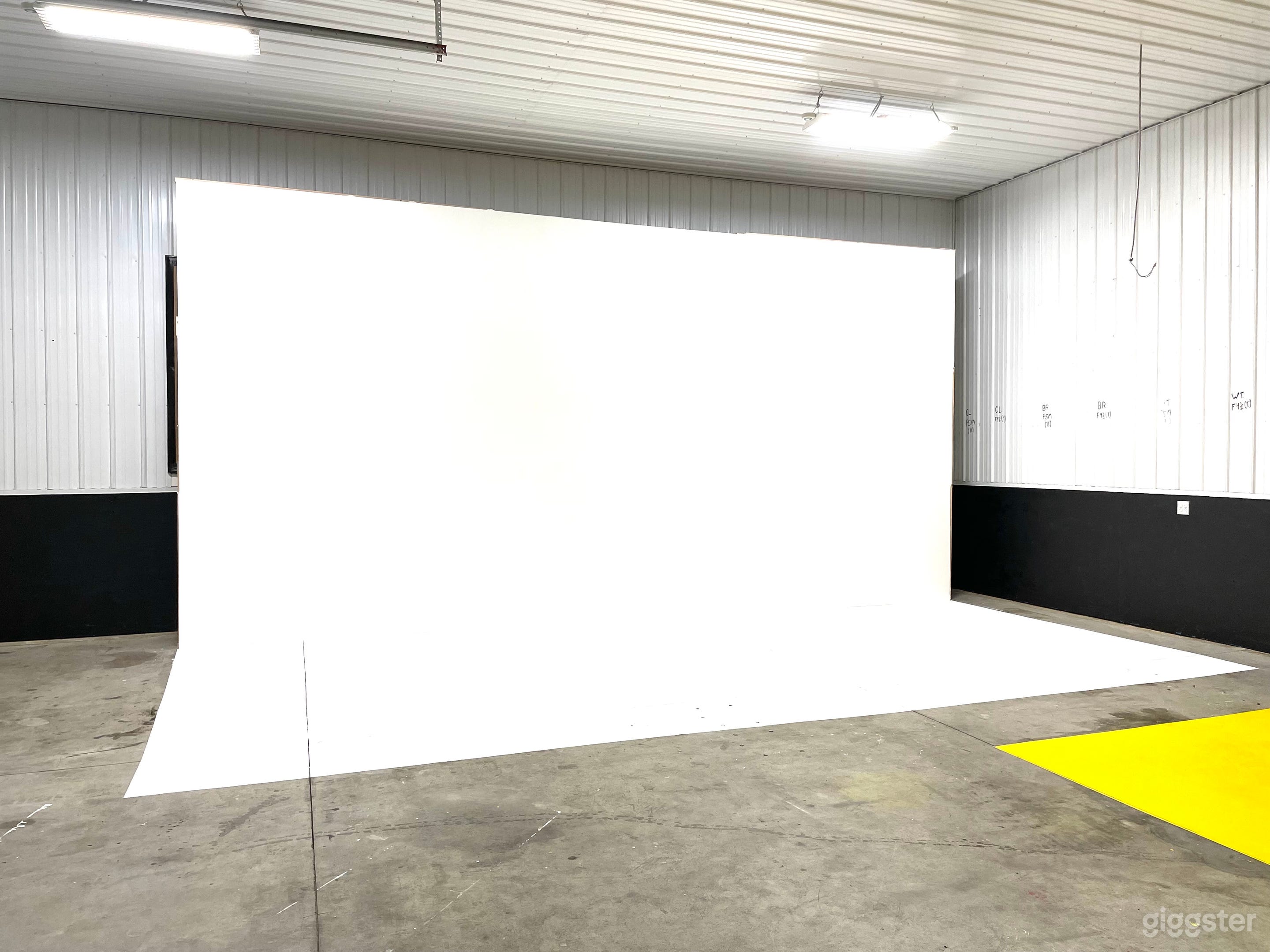 Full Film and Photo Studio Photo 3