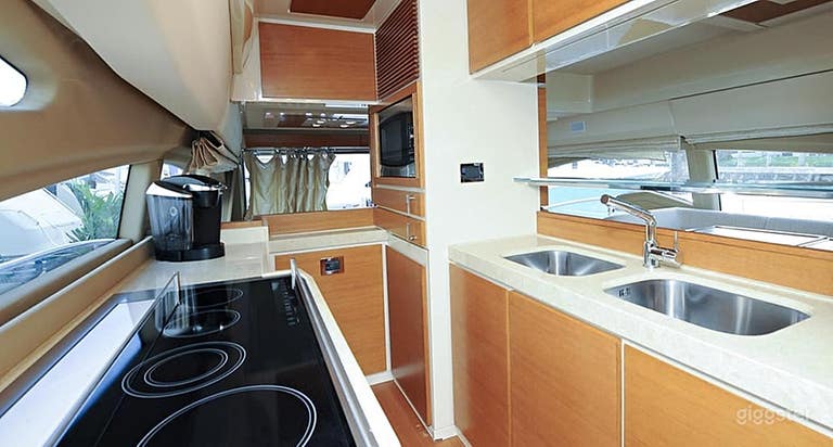  70' AZIMUT YACHT WITH JET SKI 