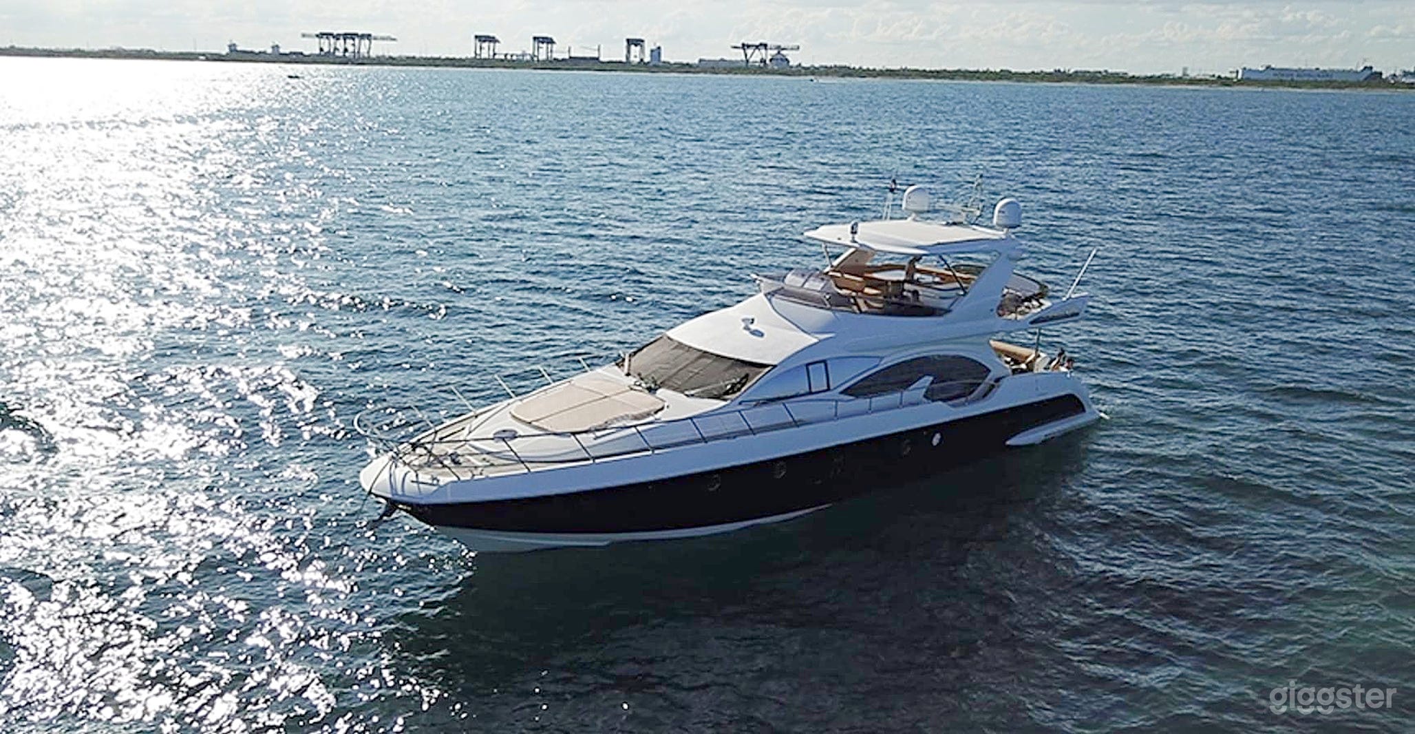 70' AZIMUT YACHT WITH JET SKI Photo 1