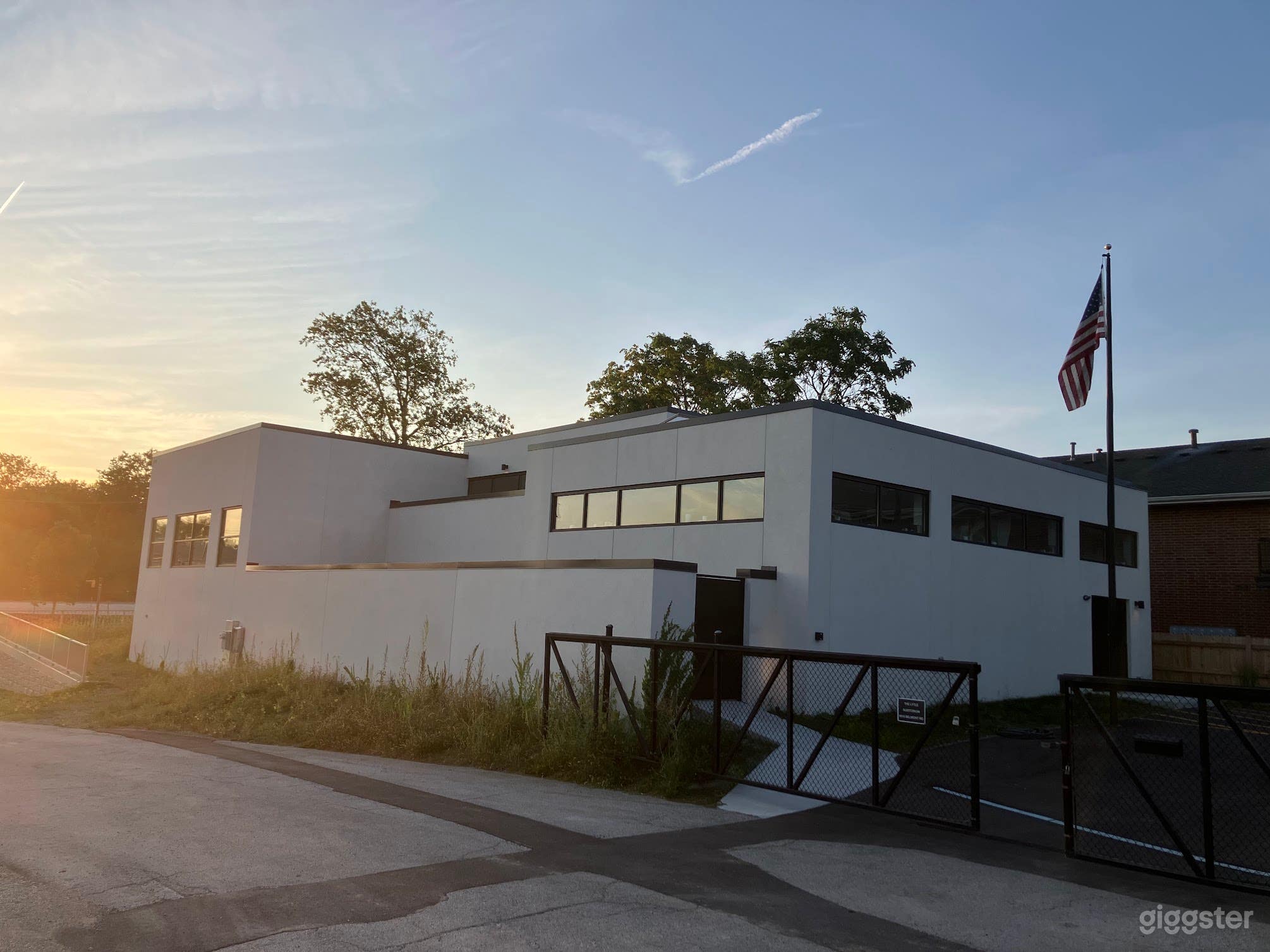 Flexible Industrial Modern Space Near Metra (Entire Space) Photo 1