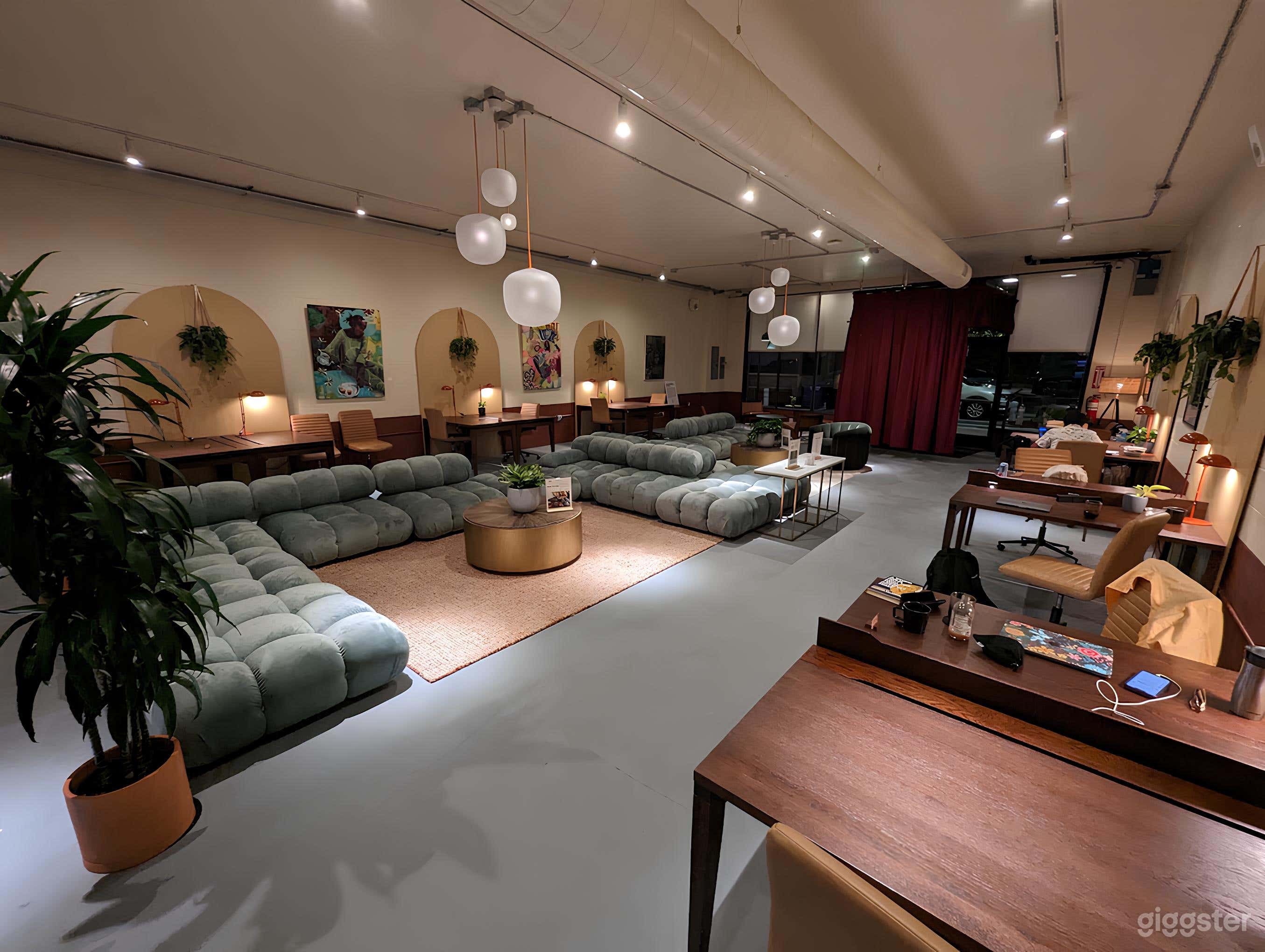 Elite Club with Library &amp; Patio Photo 1