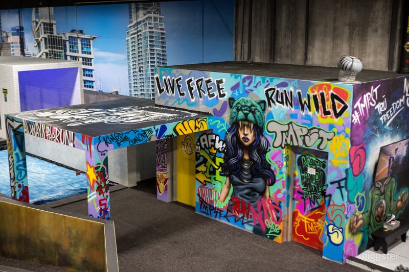 Neon Graffiti Parkour Gym Photo 4